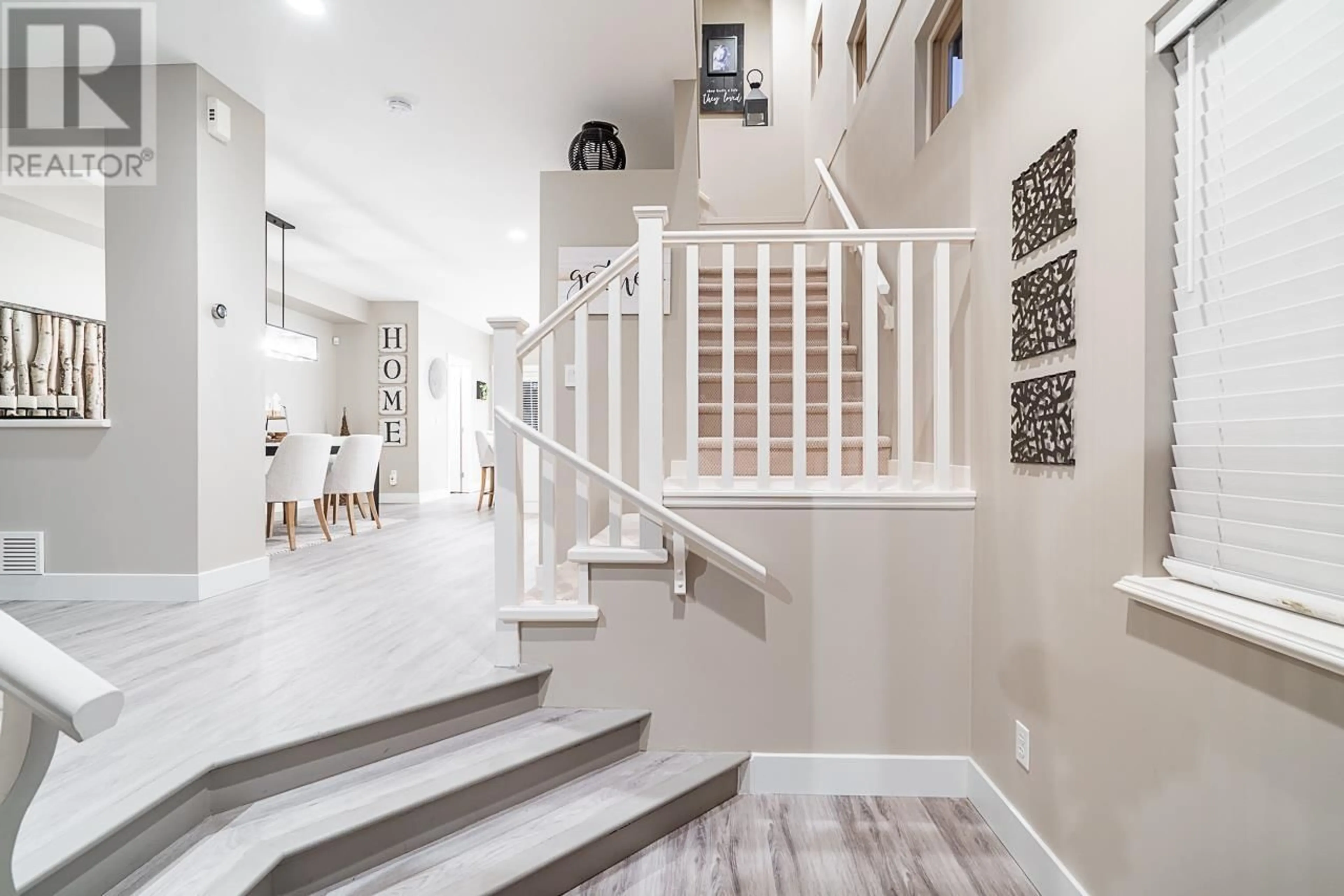 Stairs for 89 FERNWAY DRIVE, Port Moody British Columbia V3H5K5