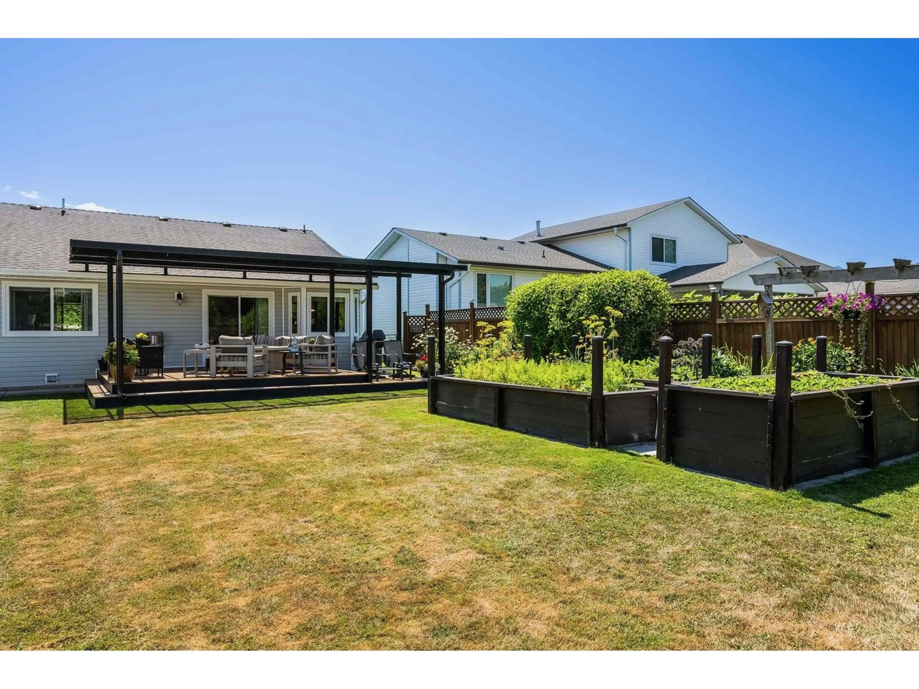 A pic from outside/outdoor area/front of a property/back of a property/a pic from drone, unknown for 6976 COACH LAMP DRIVE, Chilliwack British Columbia V2R2Y7