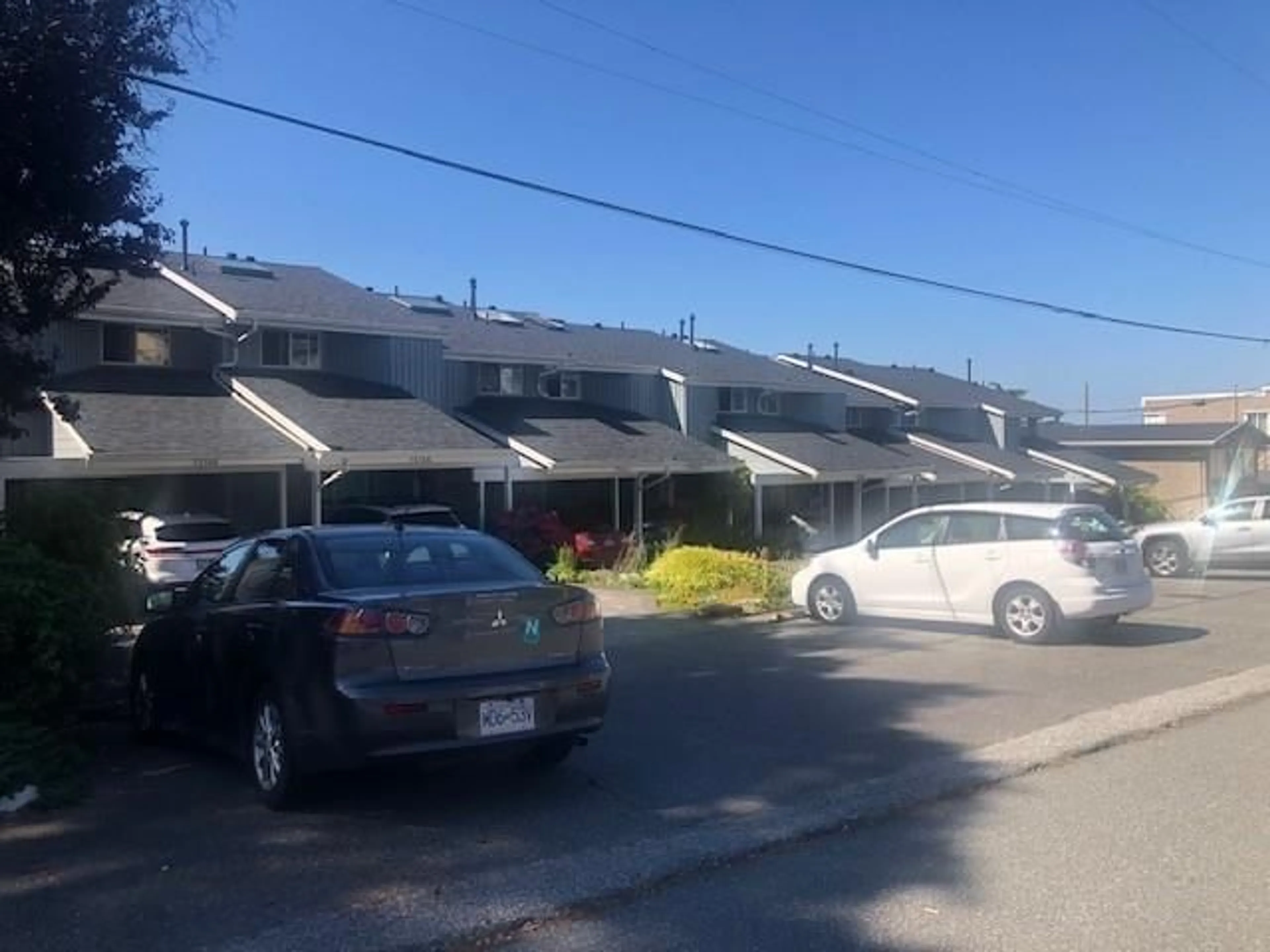 Parking for 15136 BEACHVIEW, White Rock British Columbia V4B1P6