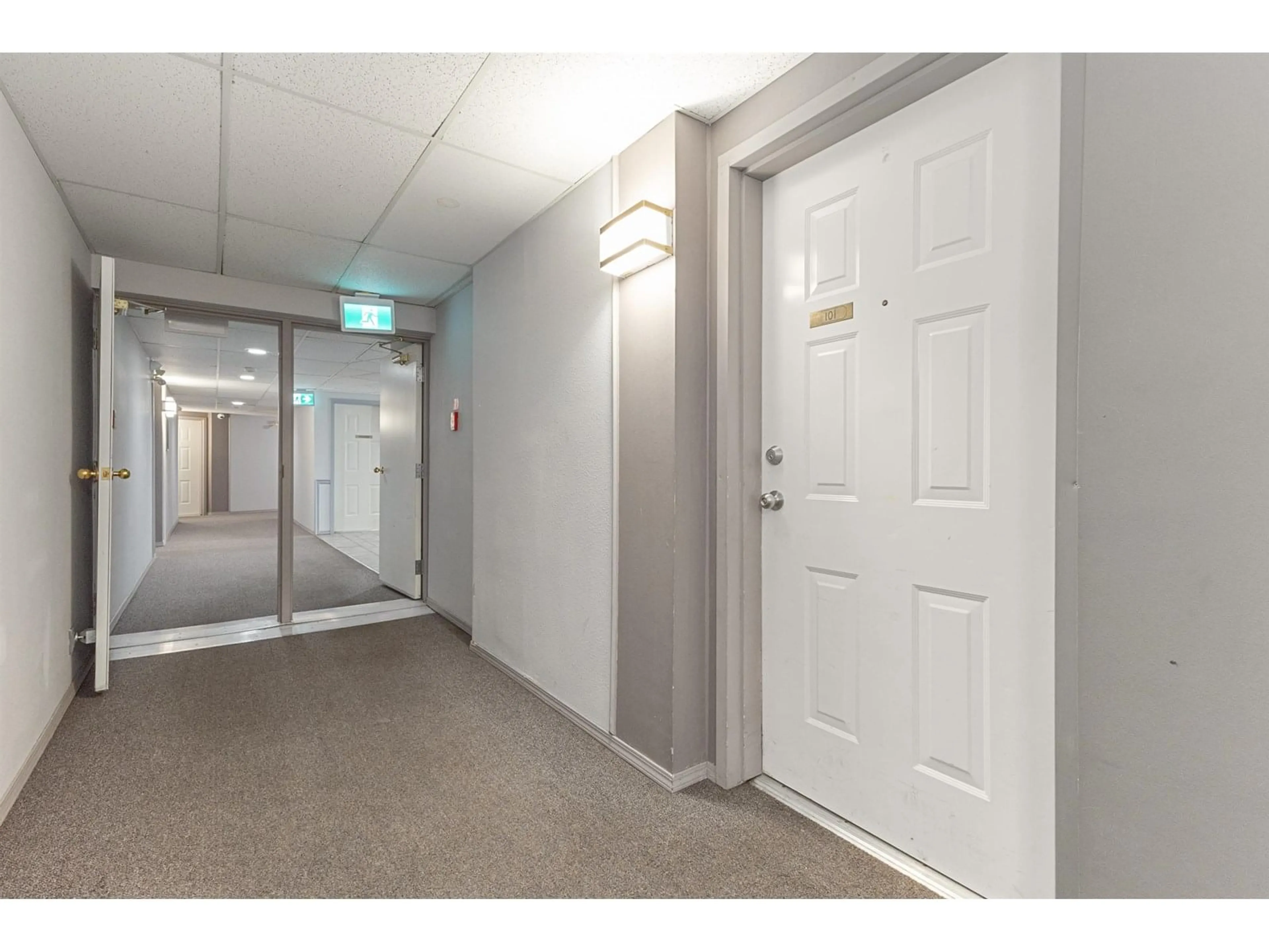 Indoor foyer for 101 - 2780 WARE, Abbotsford British Columbia V2S7C7