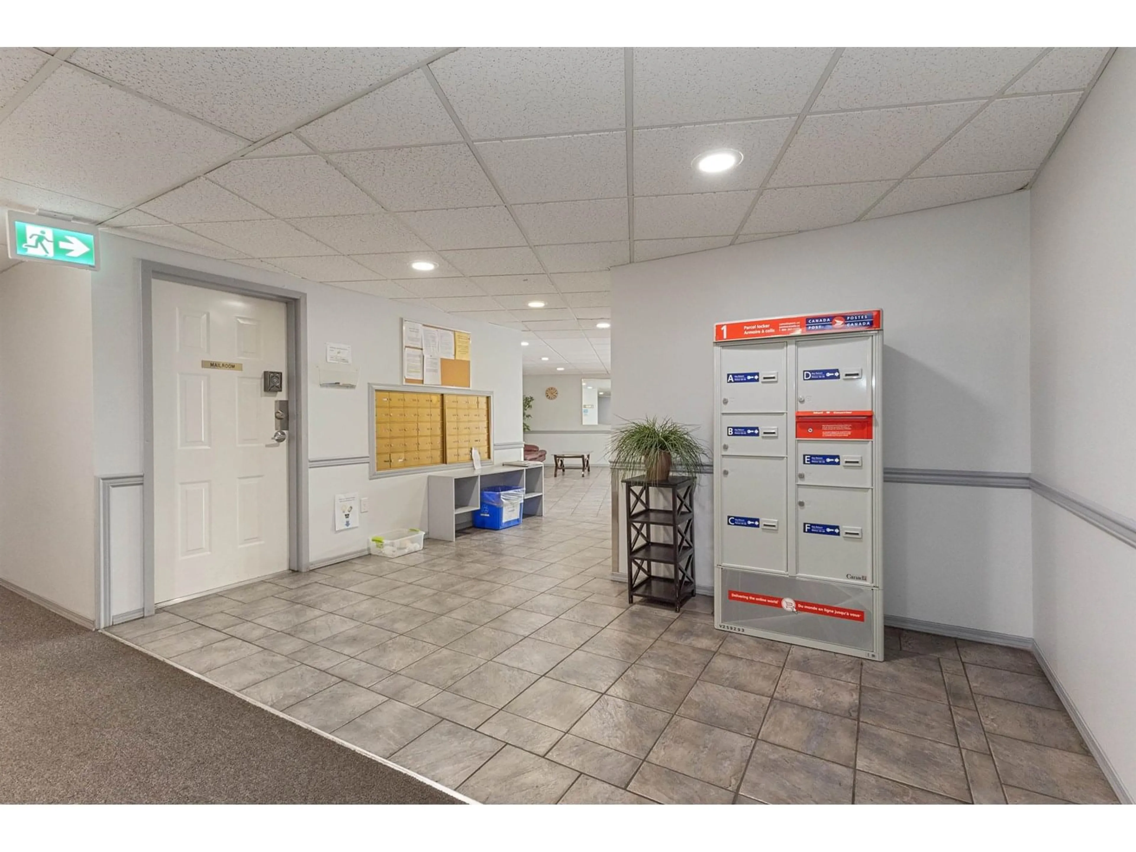 Indoor foyer for 101 - 2780 WARE, Abbotsford British Columbia V2S7C7