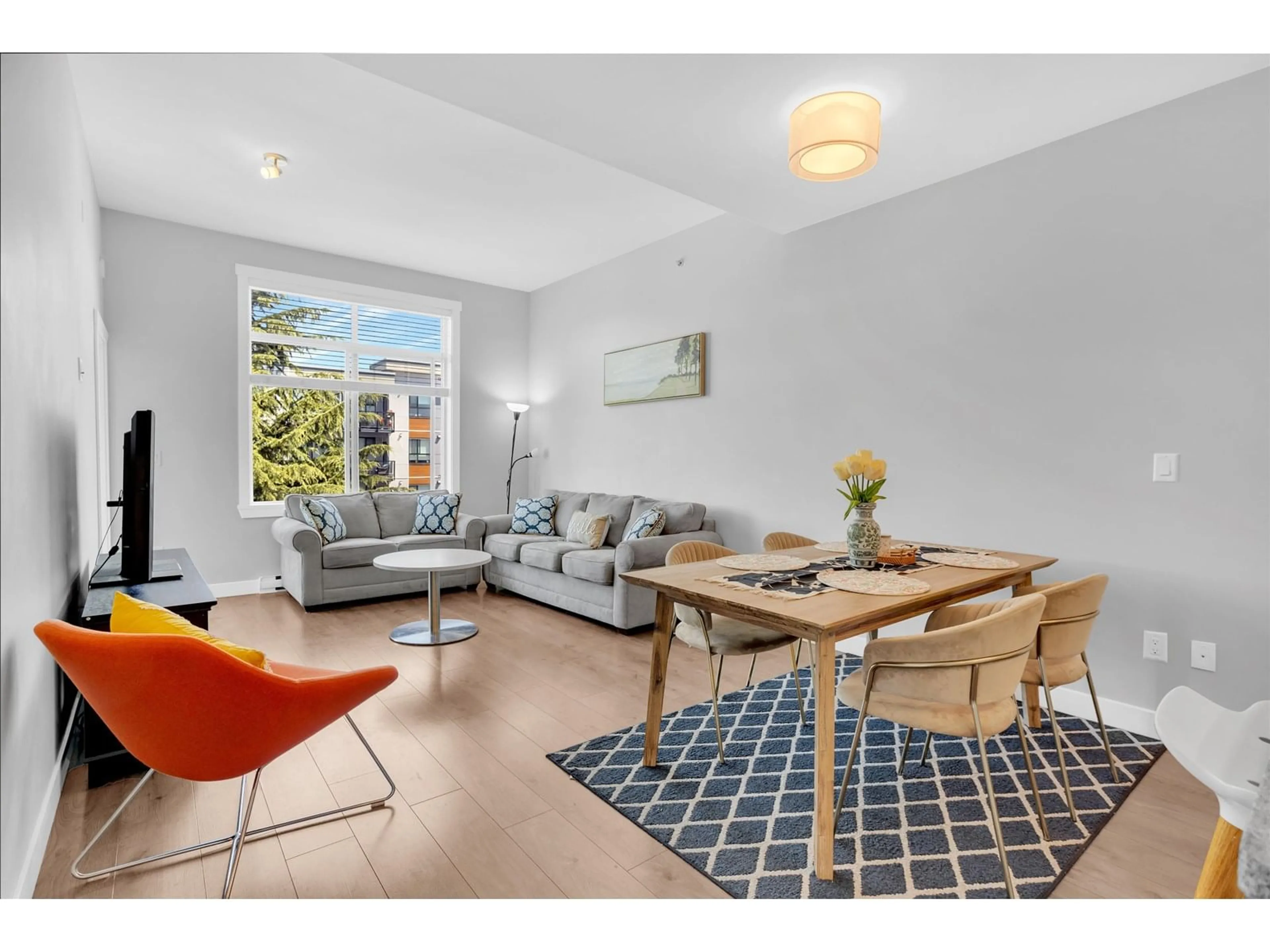 Living room with furniture, unknown for 517 - 20696 EASTLEIGH, Langley British Columbia V3A0M3