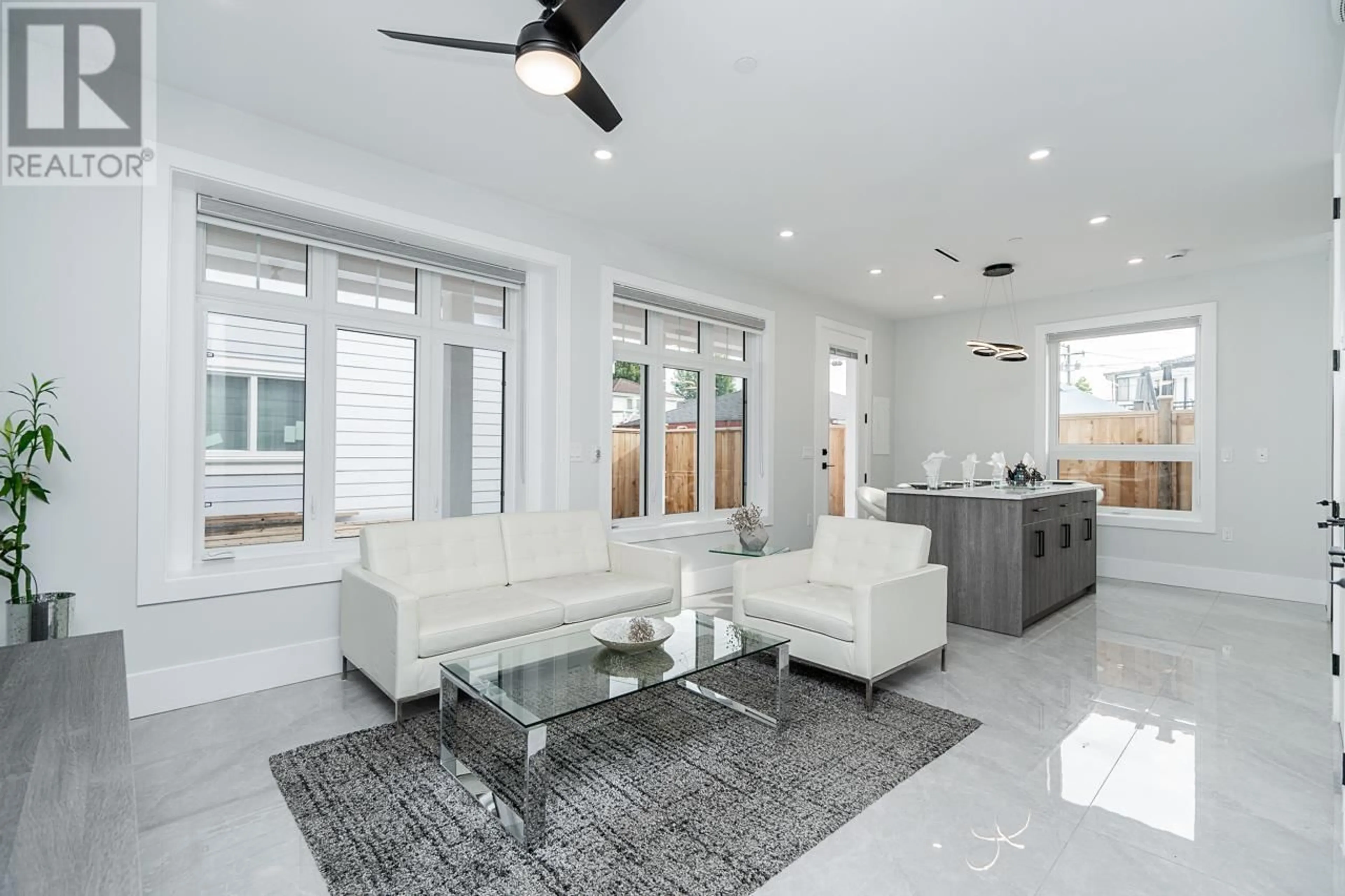 Living room with furniture, ceramic/tile floor for 2 - 1905 36TH AVENUE, Vancouver British Columbia V5P1C7
