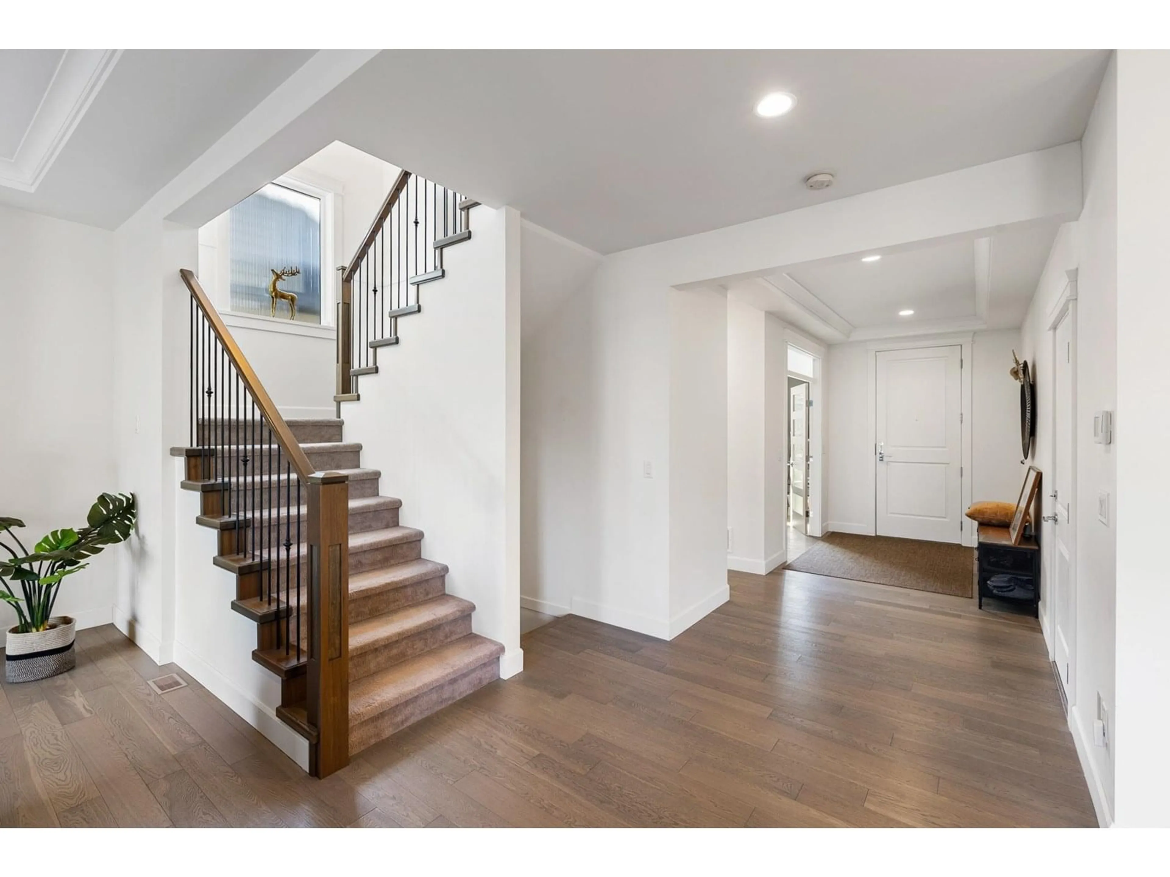 Indoor entryway for 2720 164, Surrey British Columbia V3Z0P3