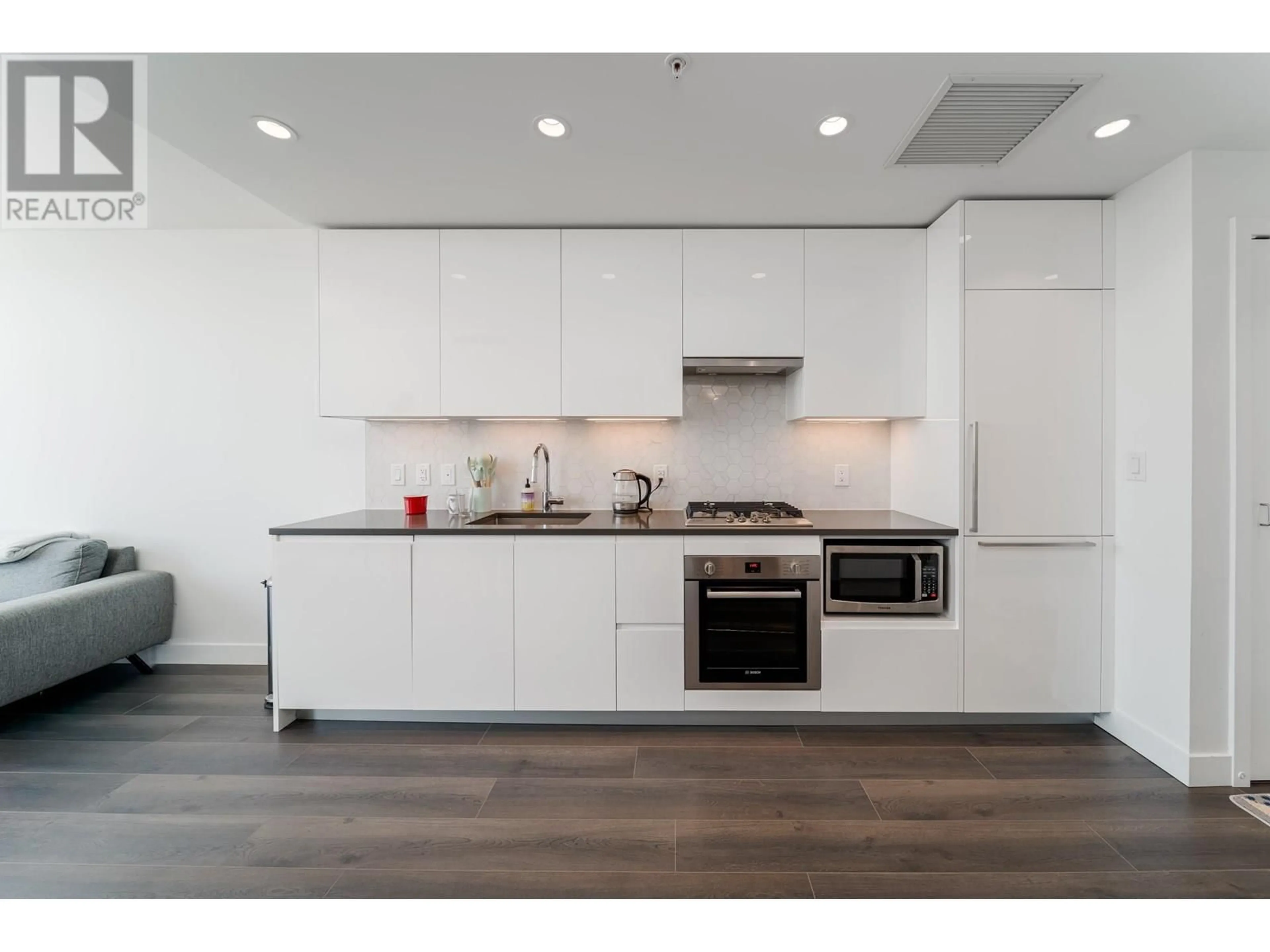 Standard kitchen, wood/laminate floor for 509 - 8181 CHESTER STREET, Vancouver British Columbia V5X0J9