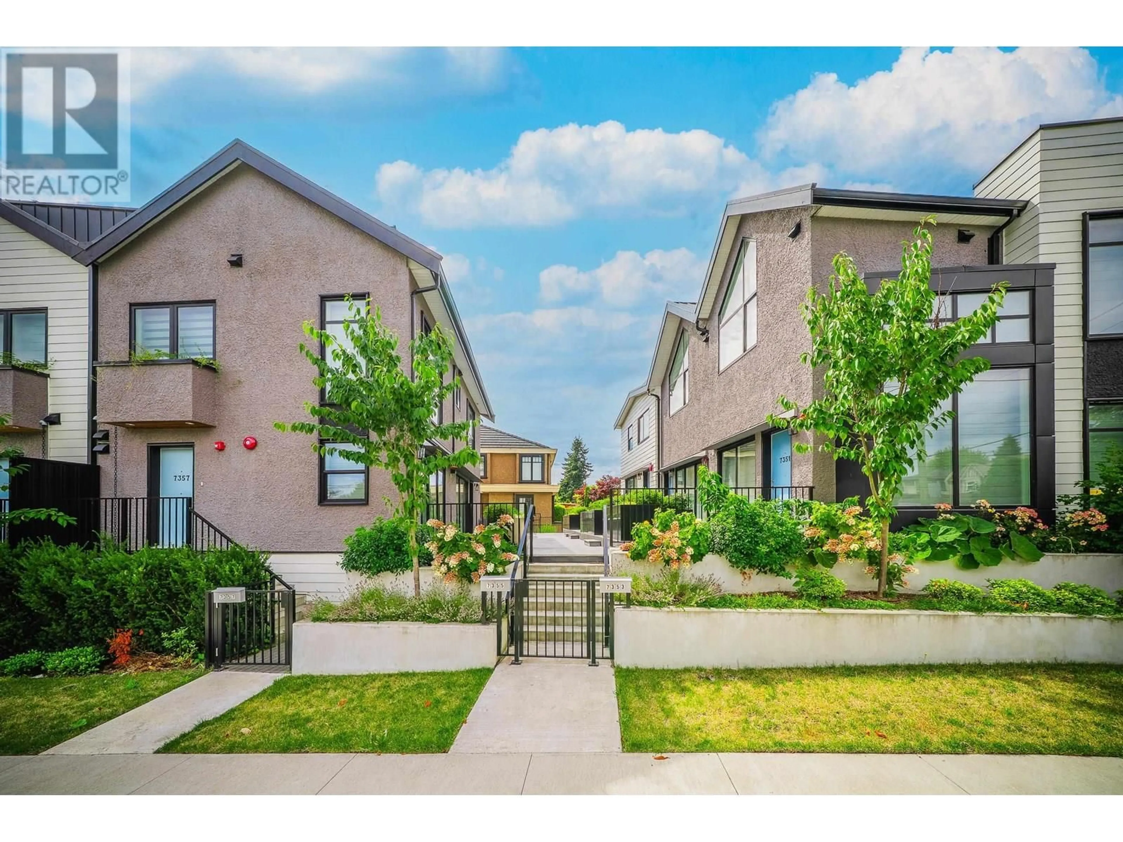 Patio, street for 7357 OAK STREET, Vancouver British Columbia V6P1V7