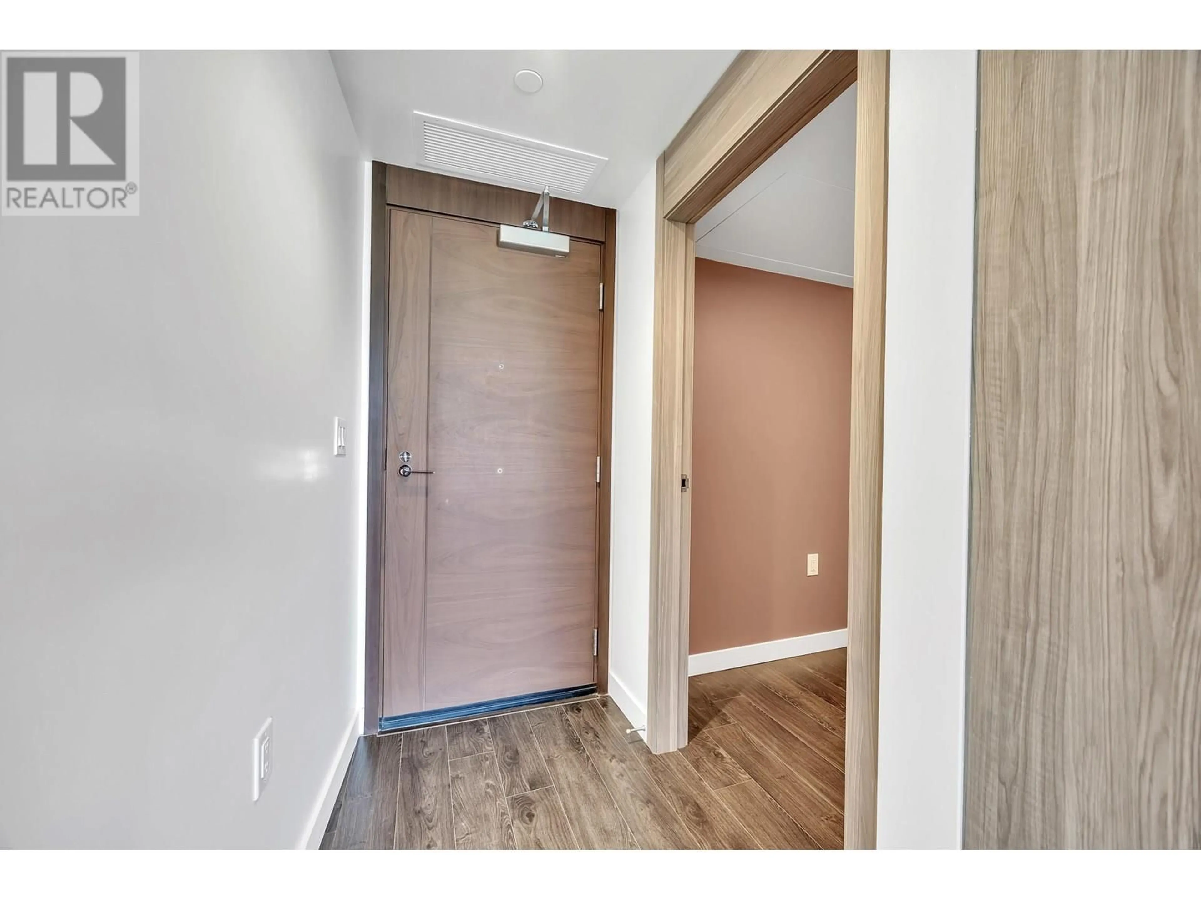 Indoor entryway for 1405 - 1768 COOK STREET, Vancouver British Columbia V5Y0N3