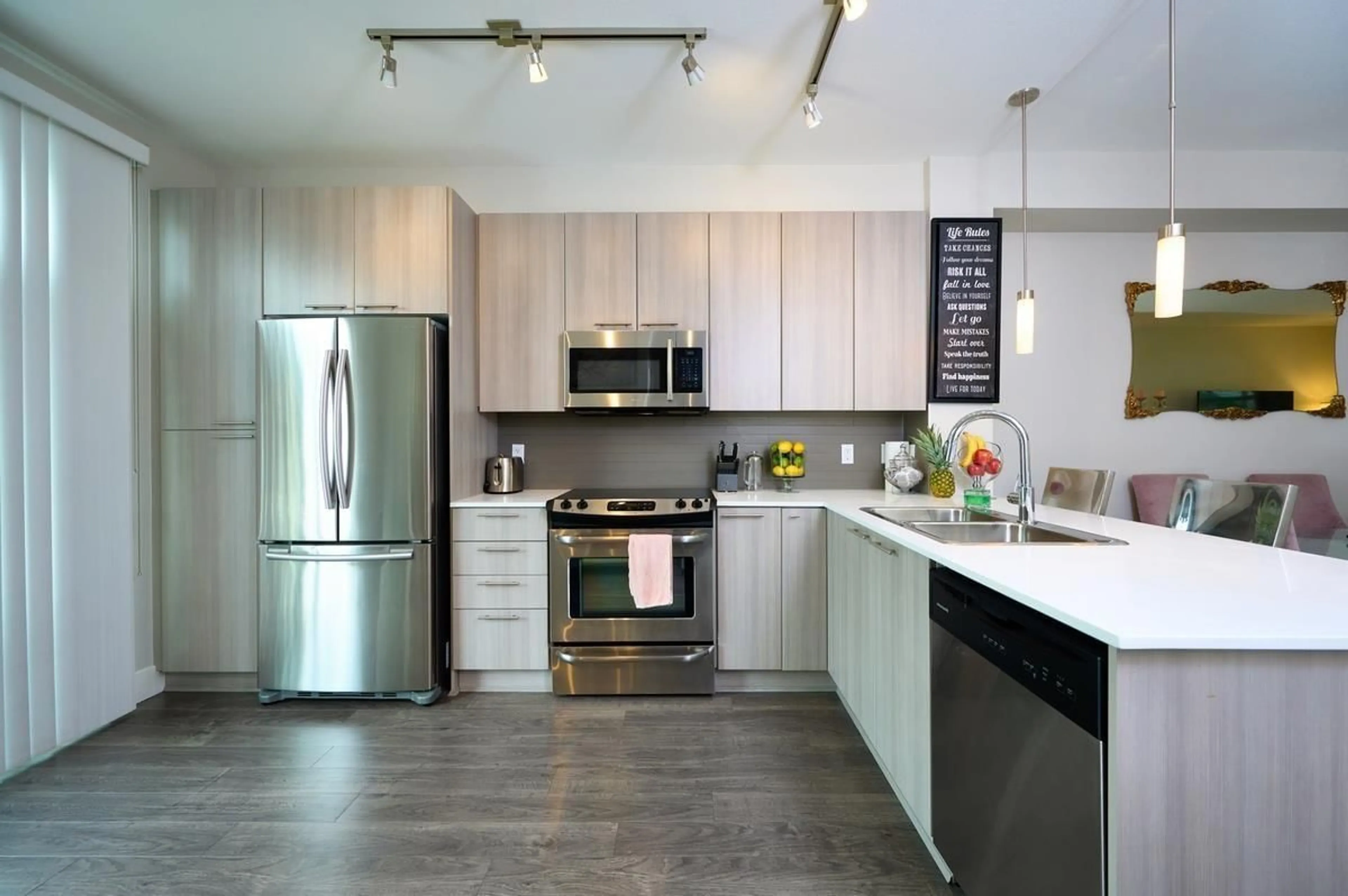 Contemporary kitchen, unknown for 92 - 19433 68, Surrey British Columbia V4N6M8
