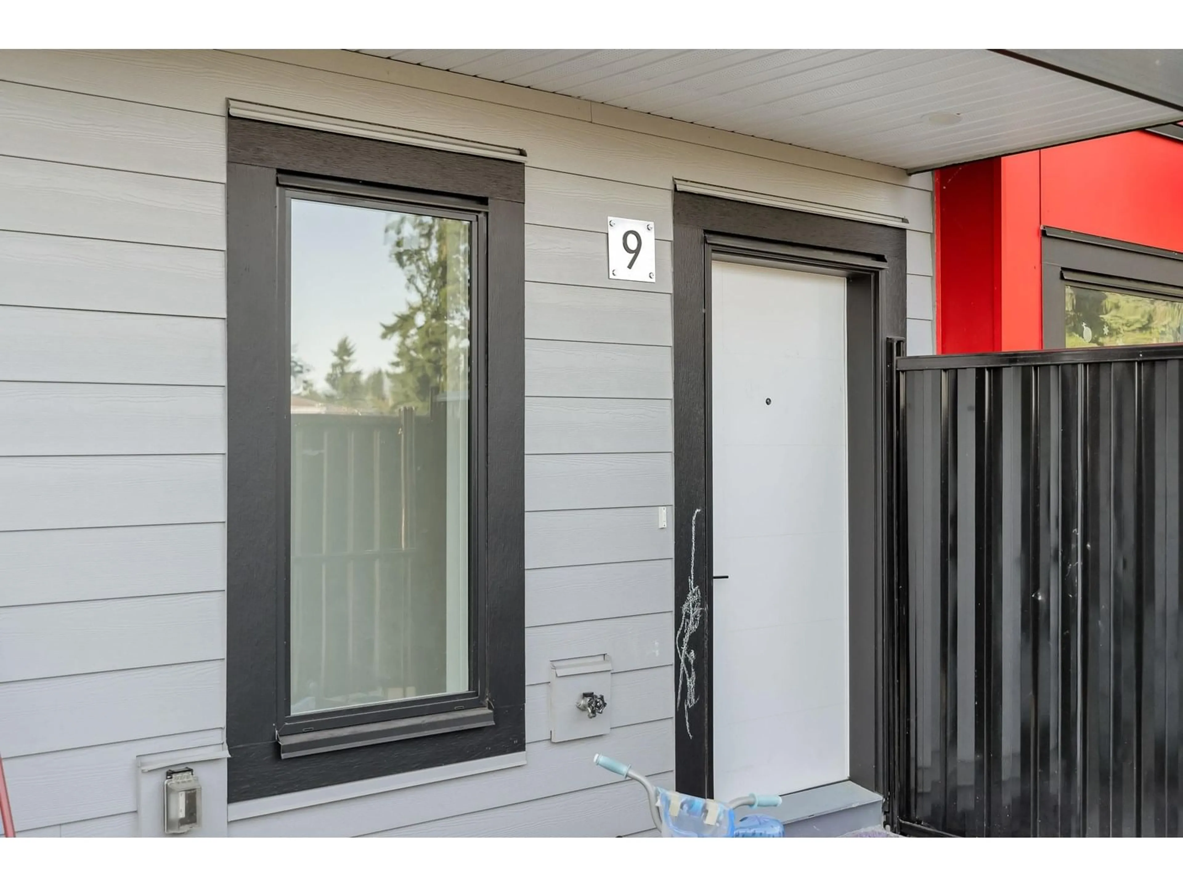 Indoor entryway for 9 - 32160 PEARDONVILLE, Abbotsford British Columbia V2T0K4