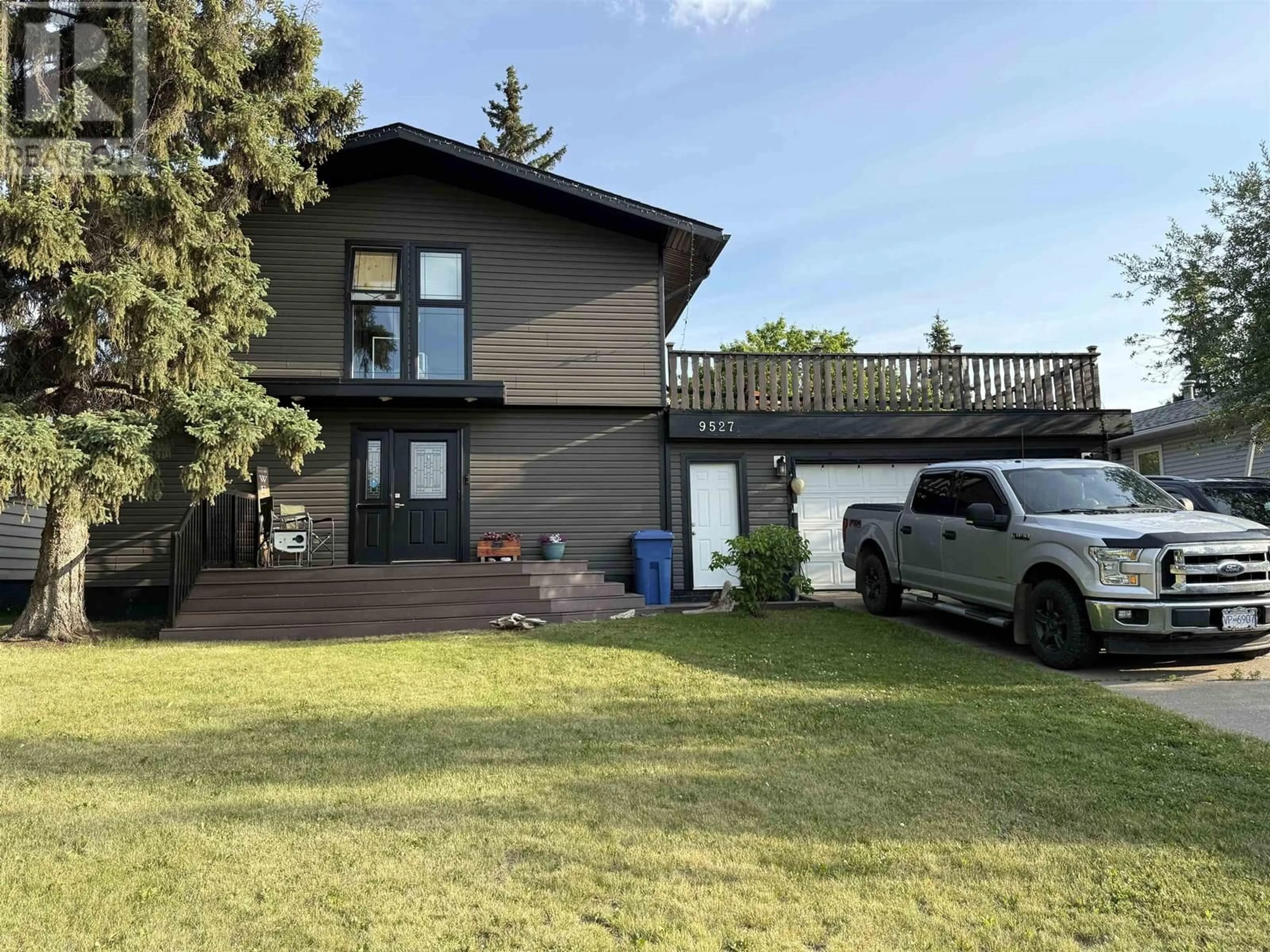 A pic from outside/outdoor area/front of a property/back of a property/a pic from drone, unknown for 9527 112 AVENUE, Fort St. John British Columbia V1J2W1