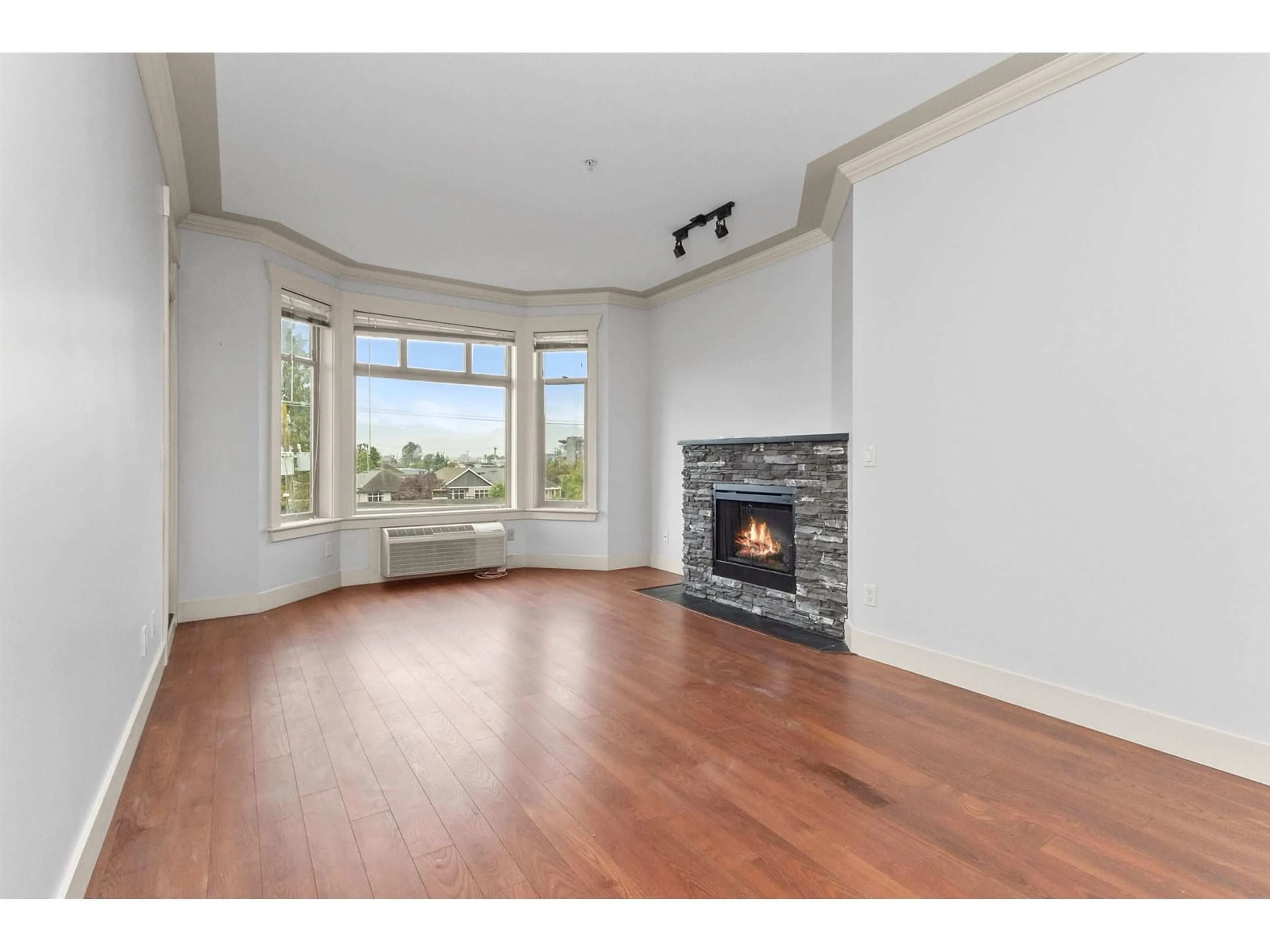 A pic of a room for 304 - 46021 SECOND AVENUE, Chilliwack British Columbia V2P1S6