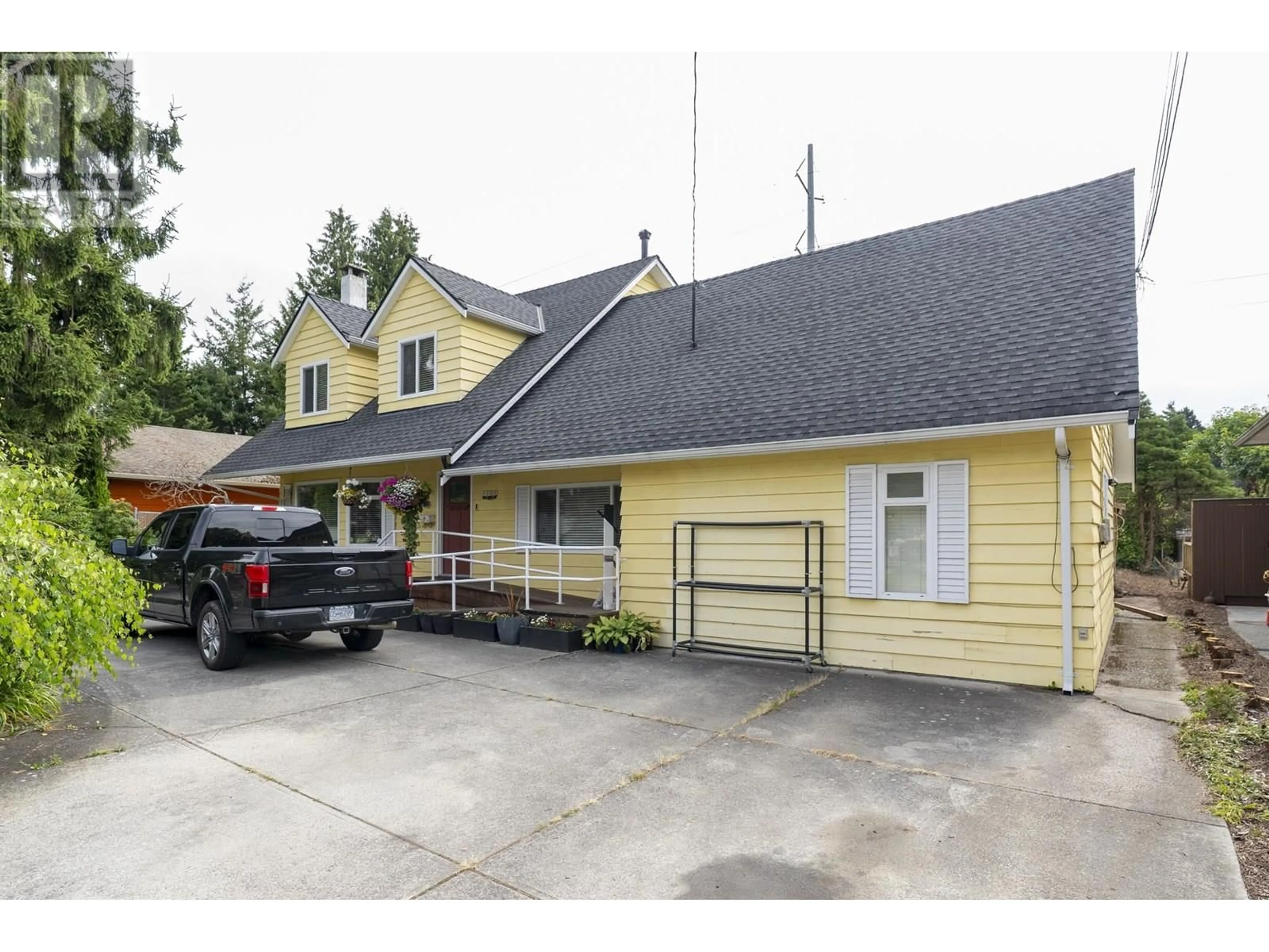 Indoor garage for 1404 53A STREET, Delta British Columbia V4M3E6