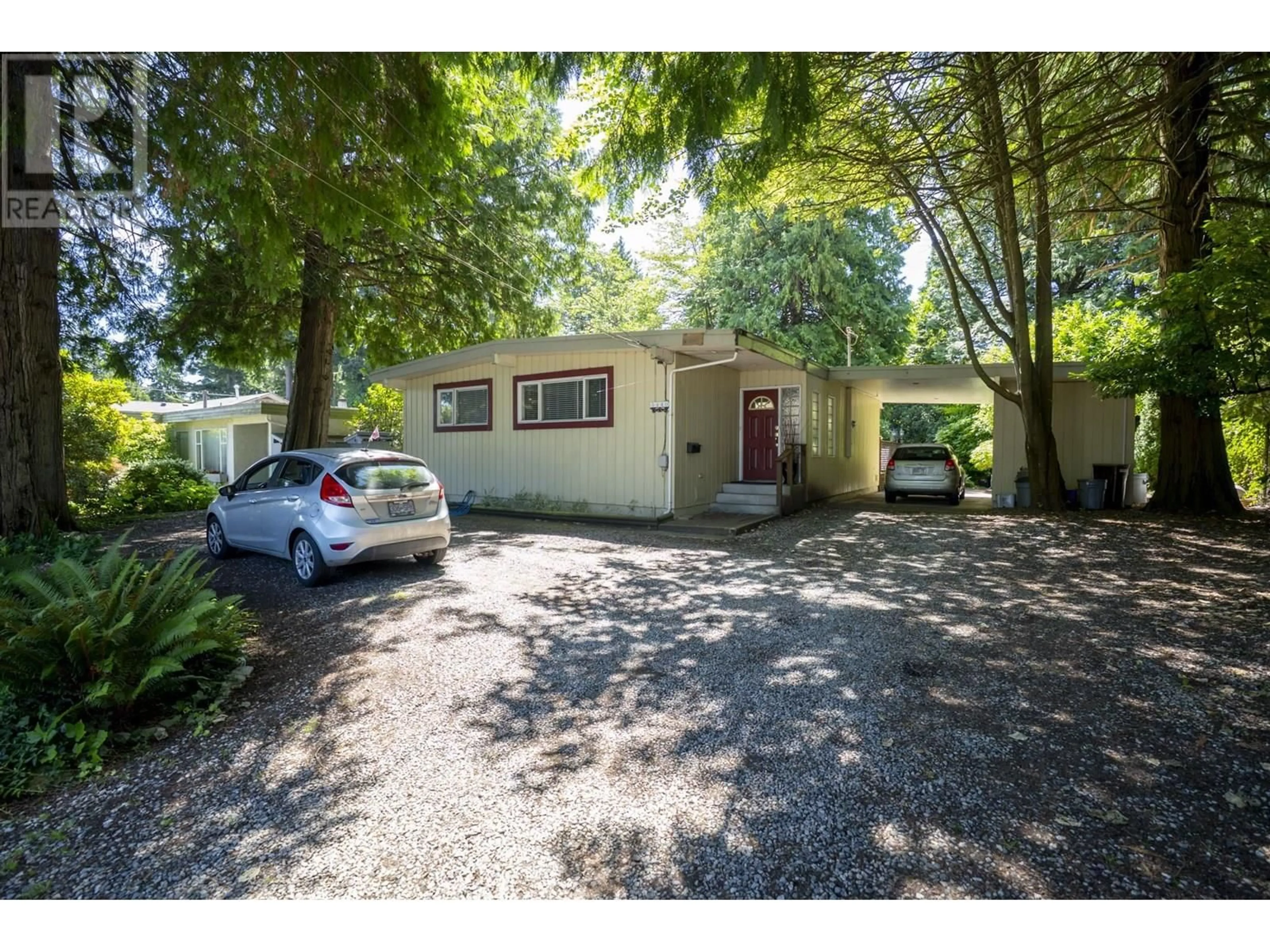 A pic from outside/outdoor area/front of a property/back of a property/a pic from drone, street for 5440 16 AVENUE, Delta British Columbia V4M2H6