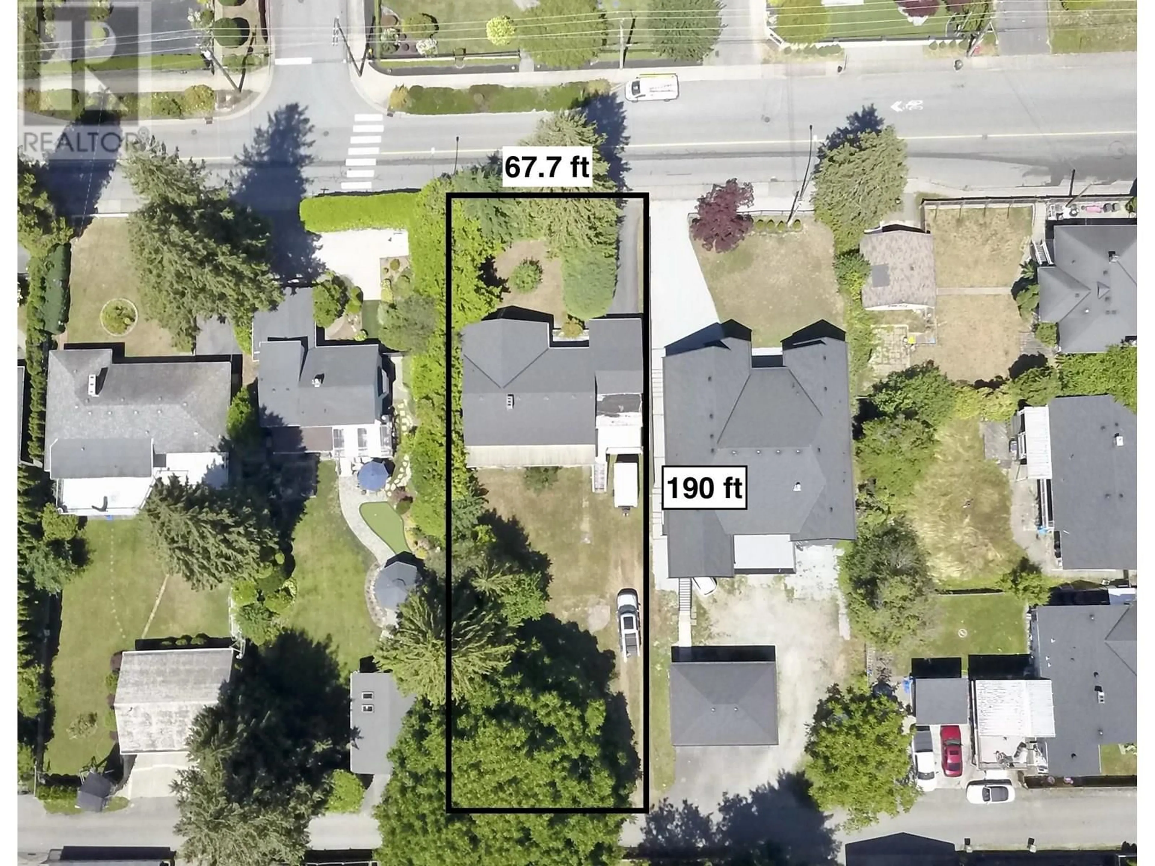 A pic from outside/outdoor area/front of a property/back of a property/a pic from drone, street for 840 ROCHESTER AVENUE, Coquitlam British Columbia V3K2W2