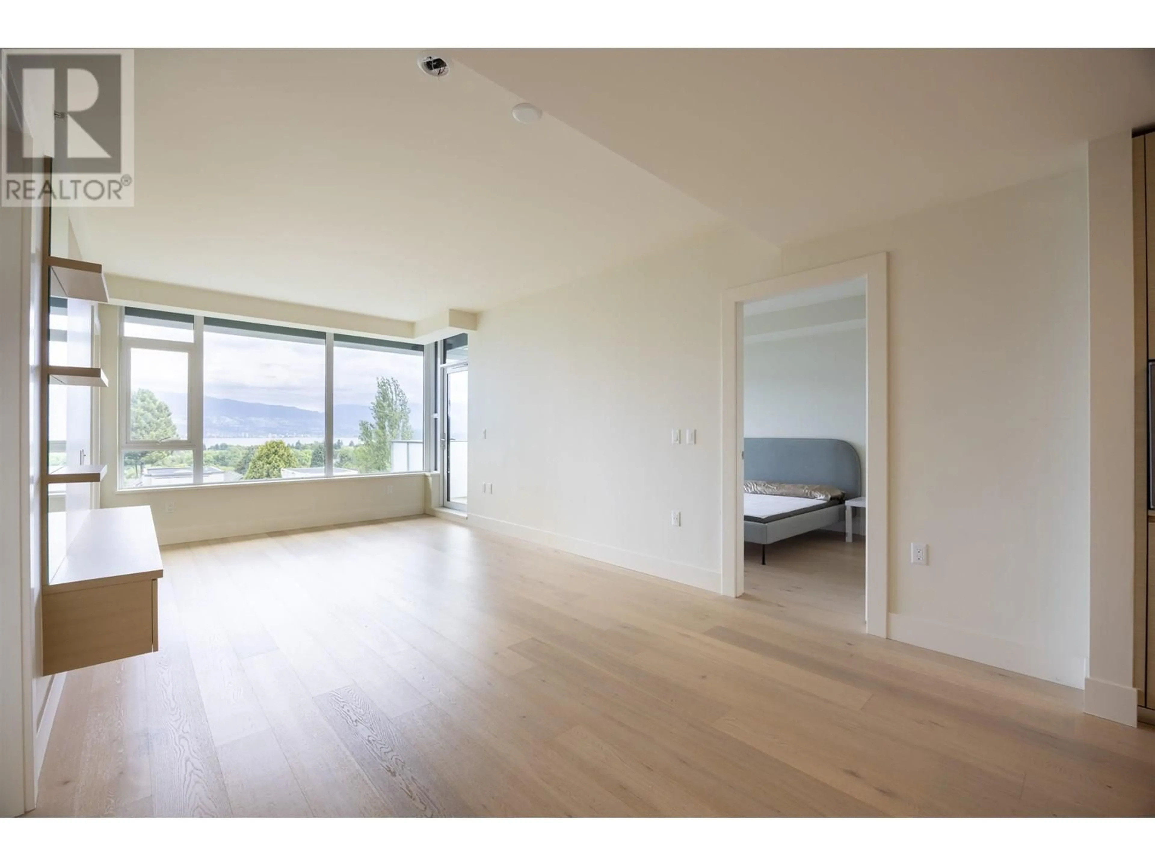 A pic of a room for 305 - 3639 16TH AVENUE, Vancouver British Columbia V6R3C3