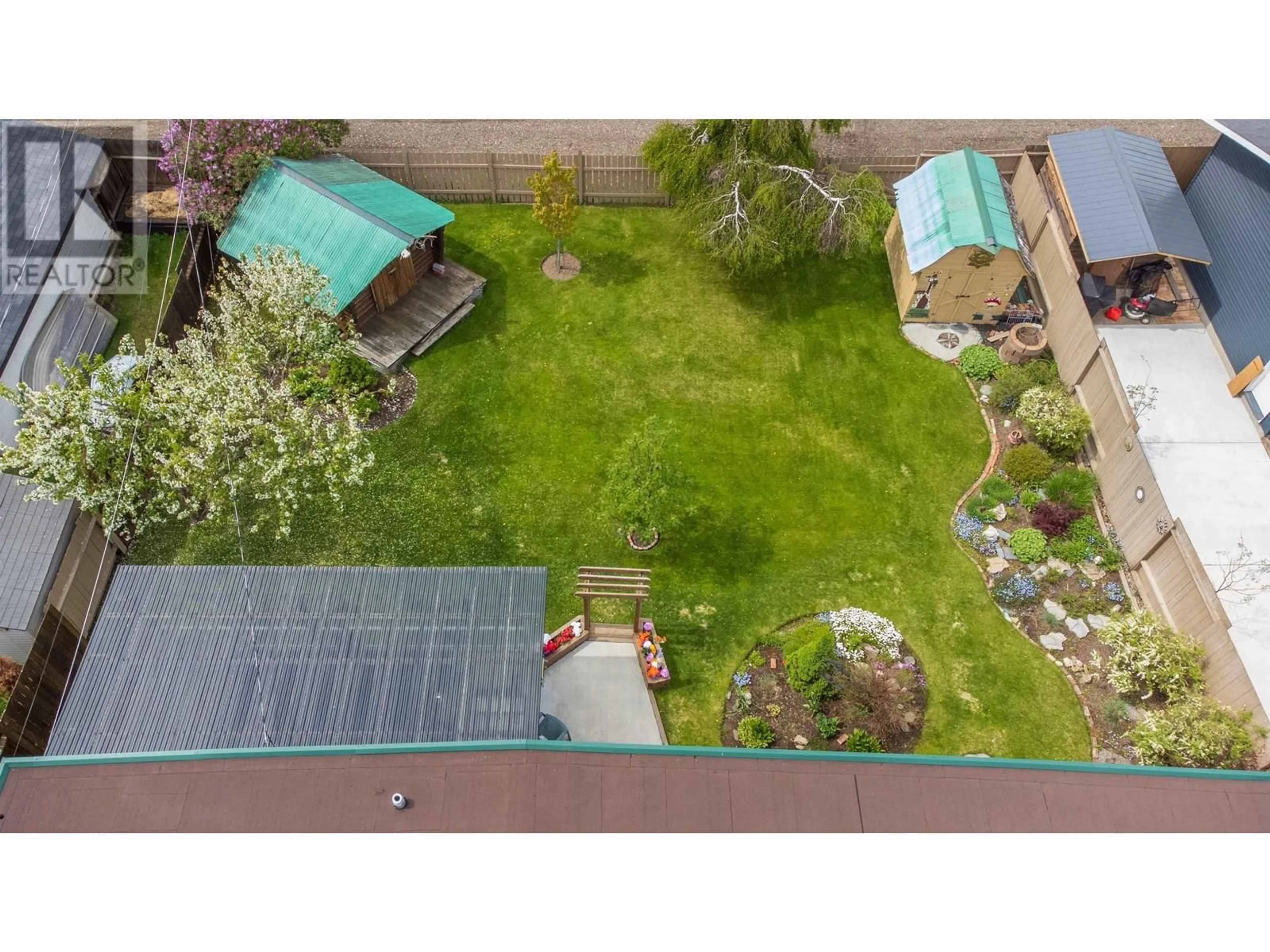 A pic from outside/outdoor area/front of a property/back of a property/a pic from drone, city buildings view from balcony for 177 OGILVIE STREET, Prince George British Columbia V2M3H4