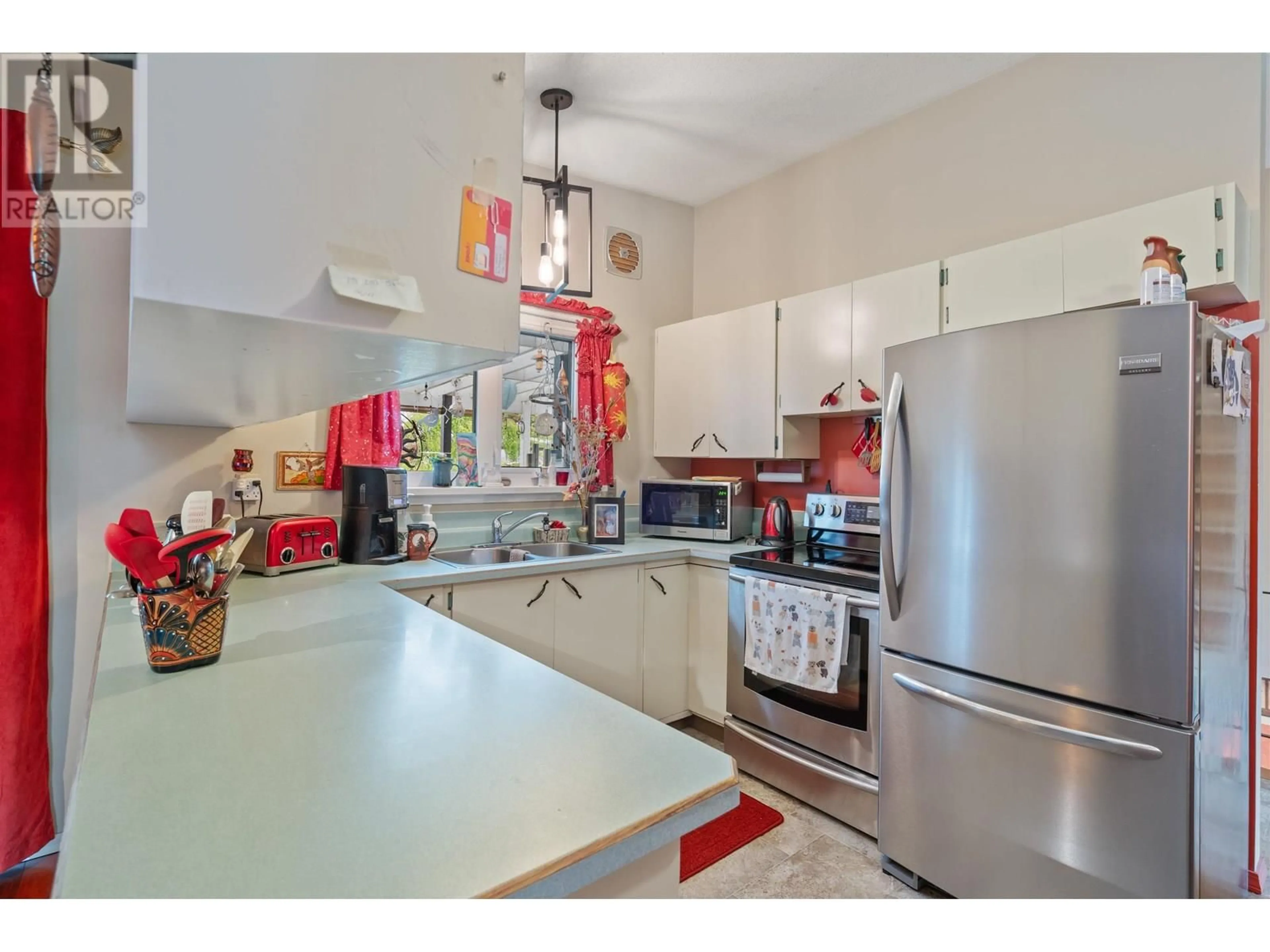 Open concept kitchen, unknown for 177 OGILVIE STREET, Prince George British Columbia V2M3H4