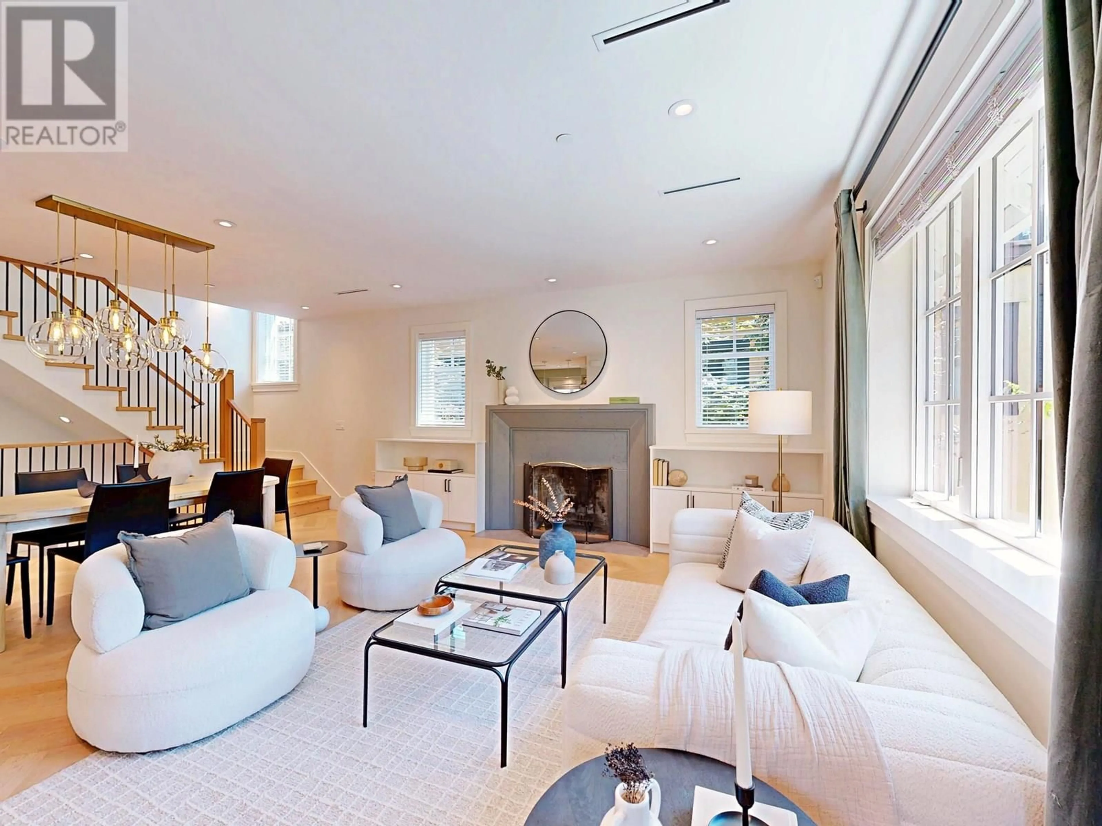 Living room with furniture, unknown for 287 18TH AVENUE, Vancouver British Columbia V5V1E5