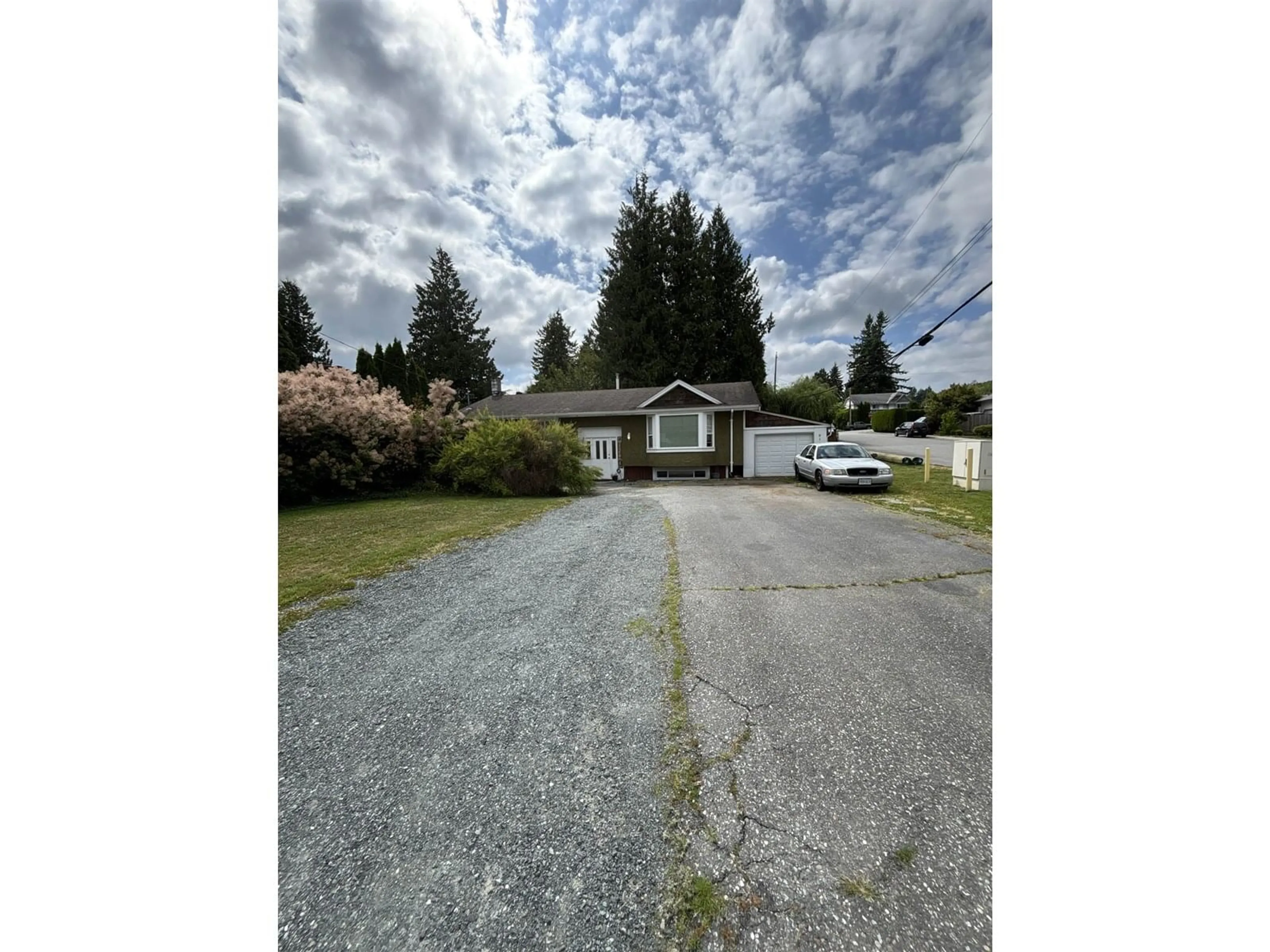 A pic from outside/outdoor area/front of a property/back of a property/a pic from drone, street for 8141 WAXBERRY, Mission British Columbia V2V5C3