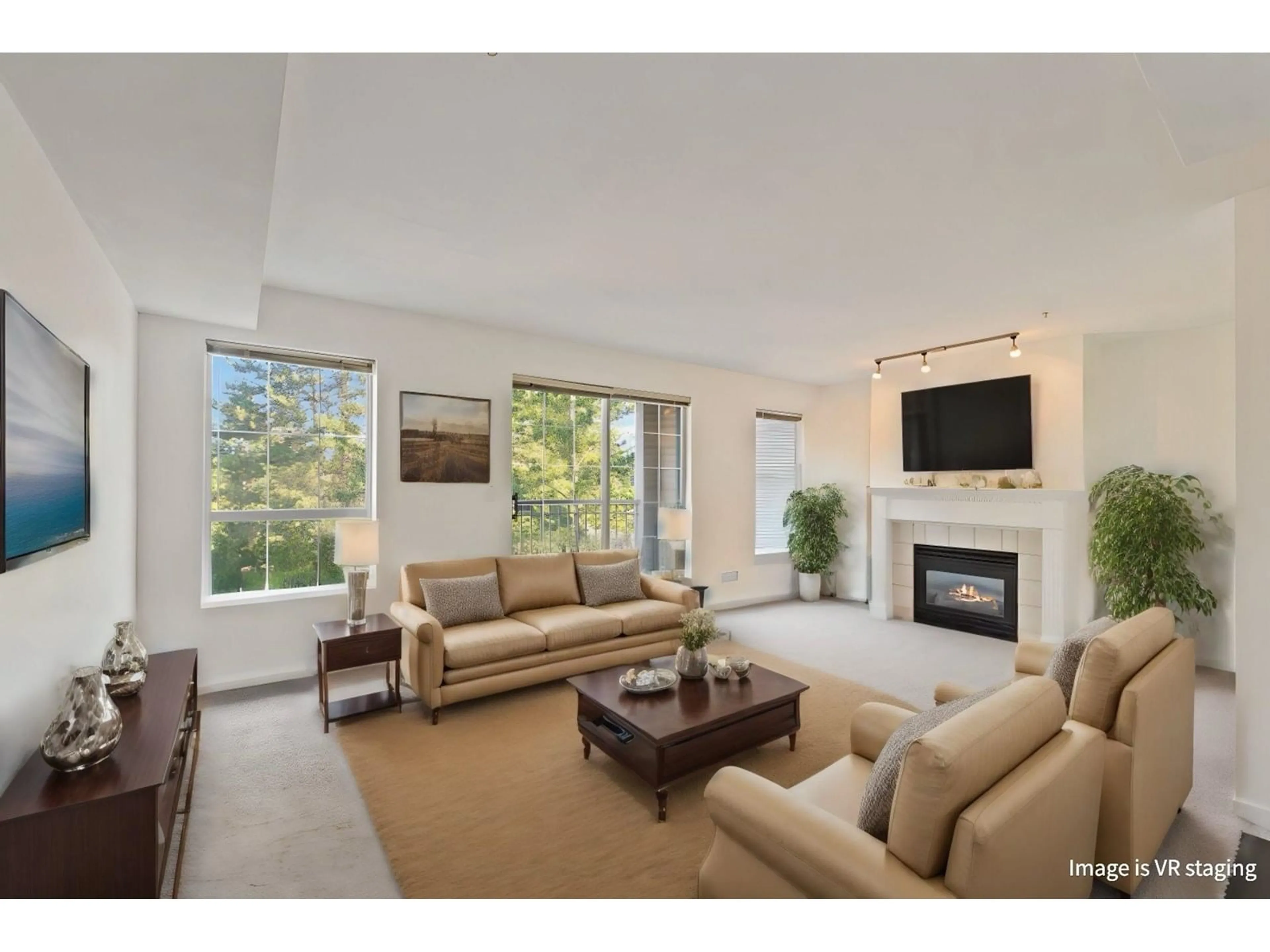 Living room with furniture, unknown for 304 - 15258 105, Surrey British Columbia V3R0W8