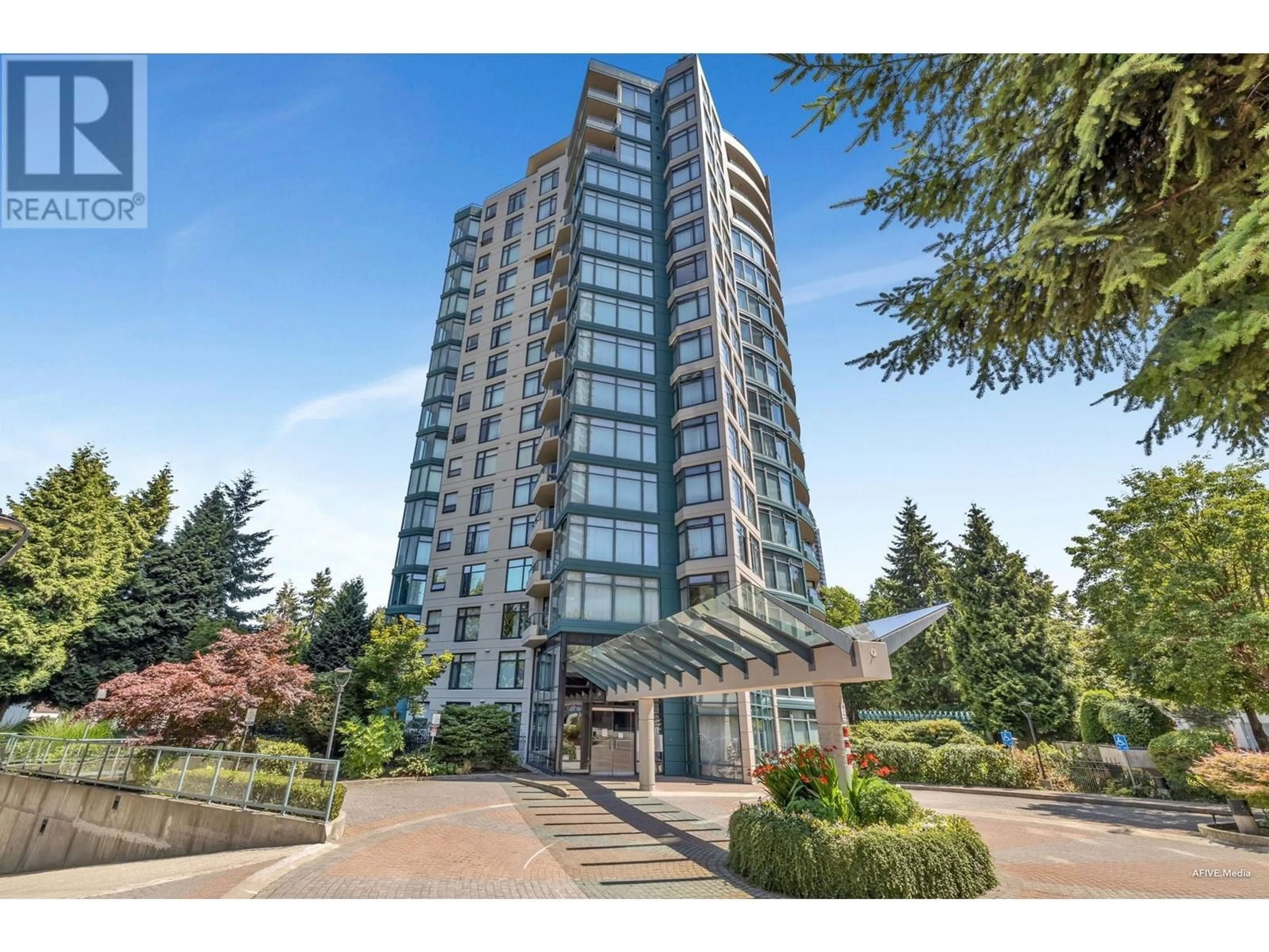 Indoor foyer for 1102 - 4567 HAZEL STREET, Burnaby British Columbia V5H4V4