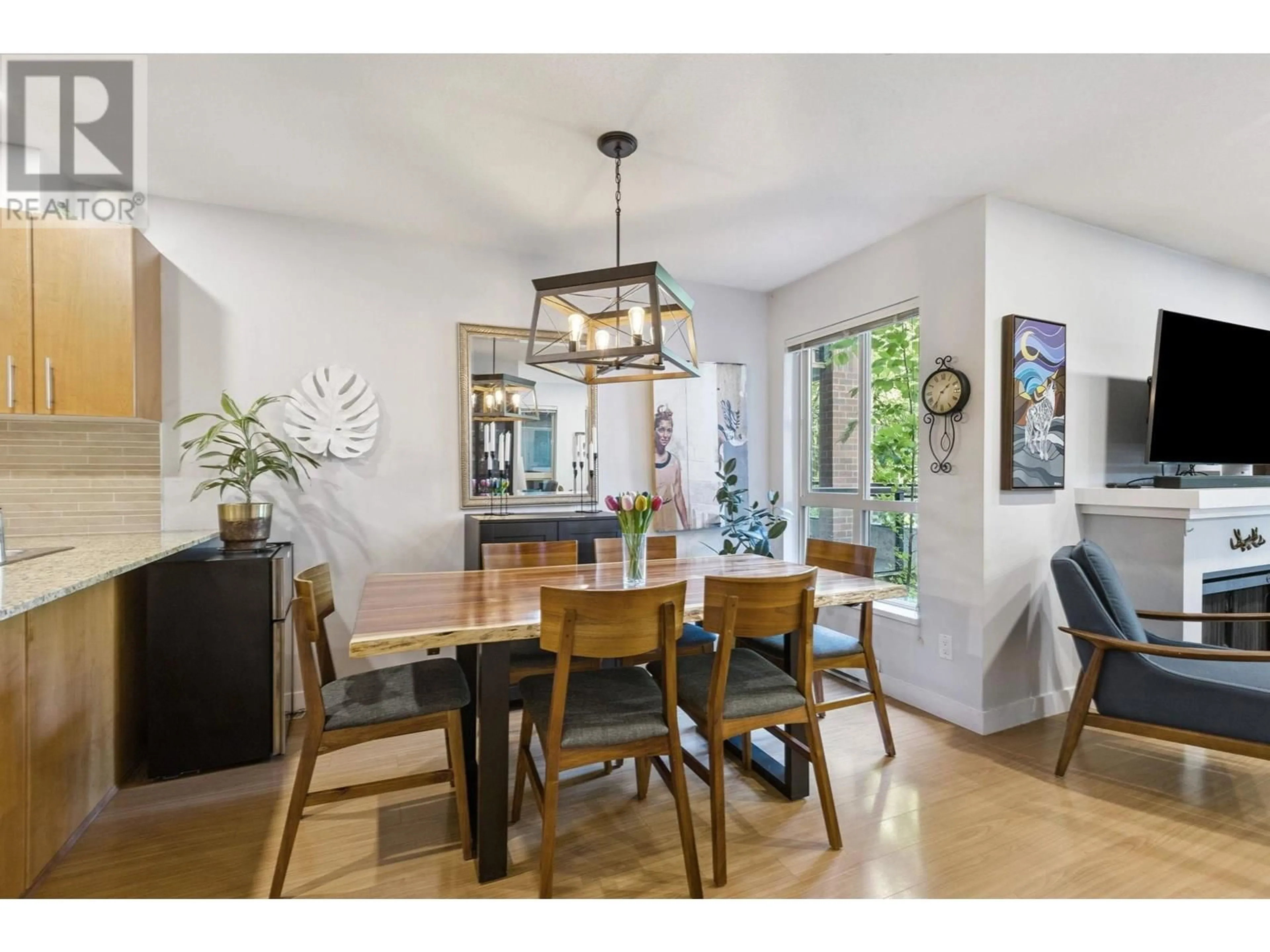 Dining room, wood/laminate floor for 227 - 1633 MACKAY AVENUE, North Vancouver British Columbia V7P0A2
