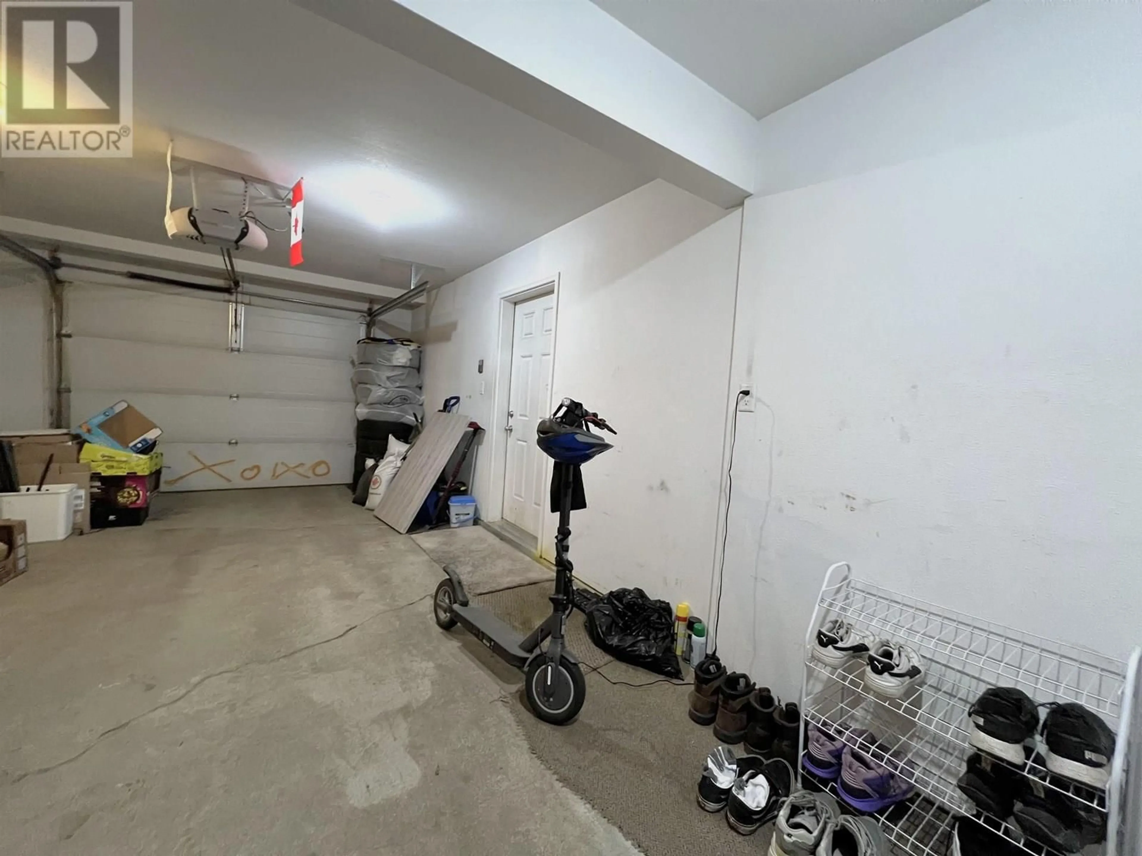 Indoor garage for 104 - 3257 WESTWOOD DRIVE, Prince George British Columbia V2N1S4