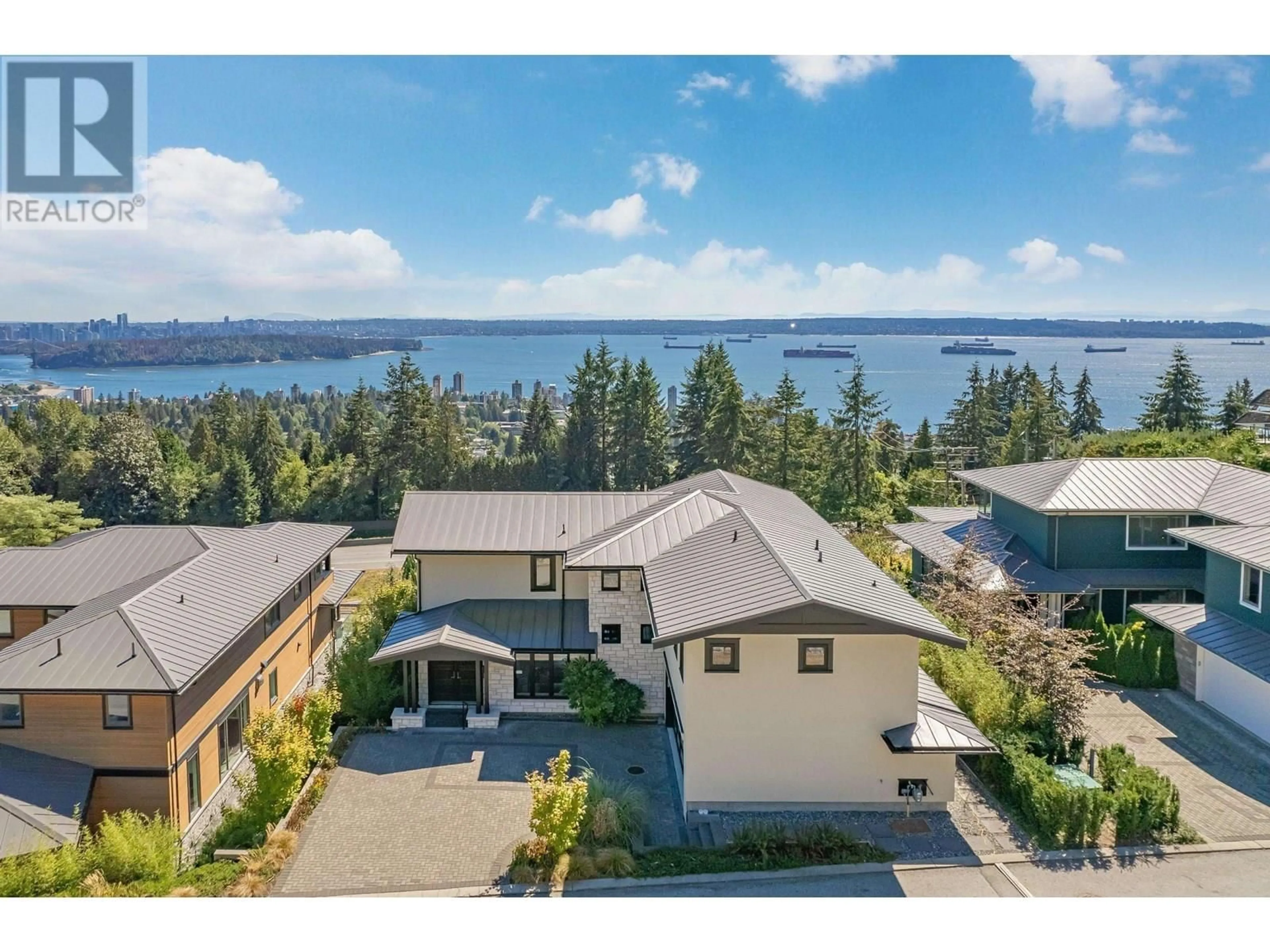 A pic from outside/outdoor area/front of a property/back of a property/a pic from drone, water/lake/river/ocean view for 2111 UNION COURT, West Vancouver British Columbia V7S0B1