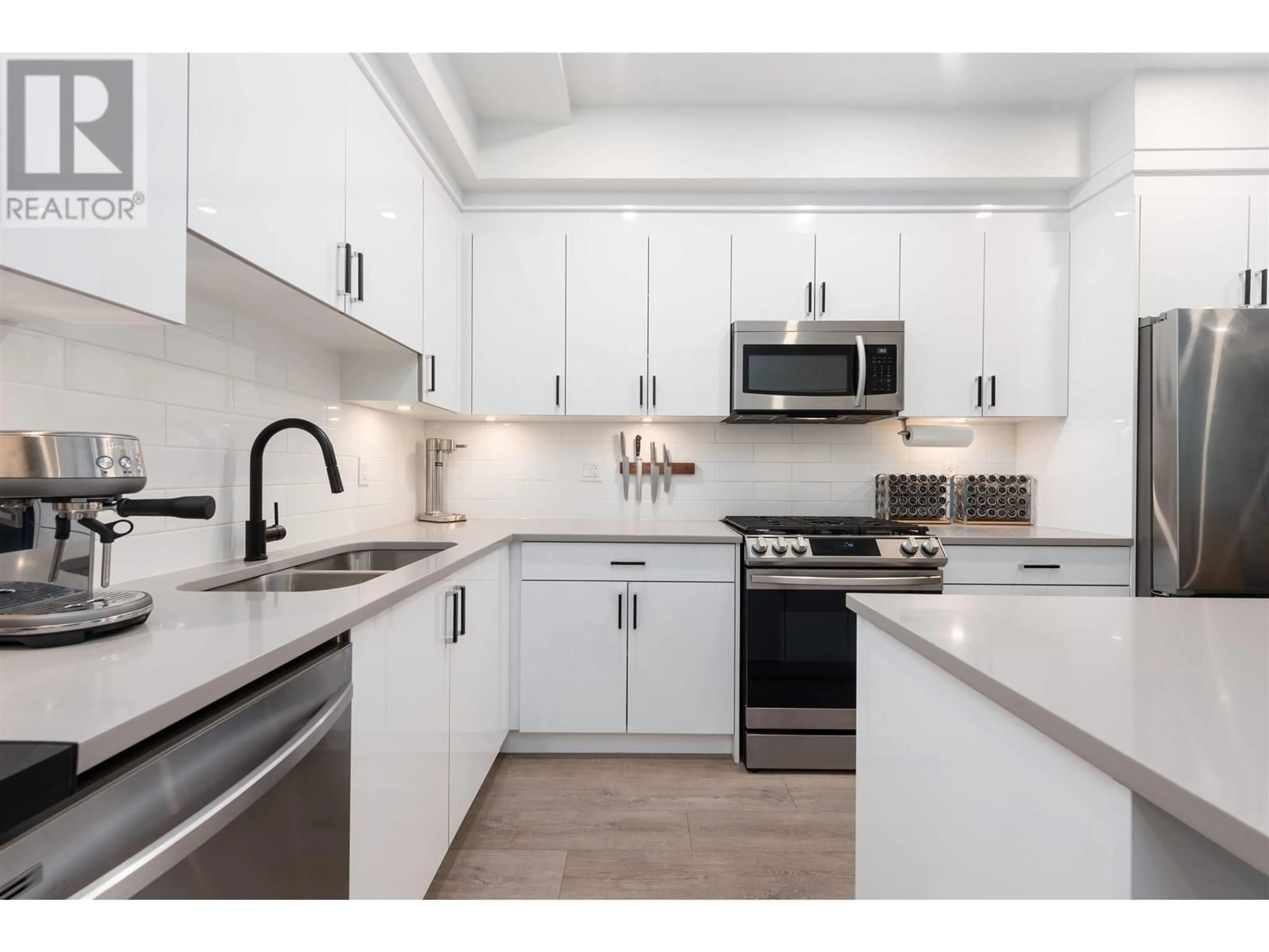 Unknown for 215 - 37808 THIRD AVENUE, Squamish British Columbia V8B1B9