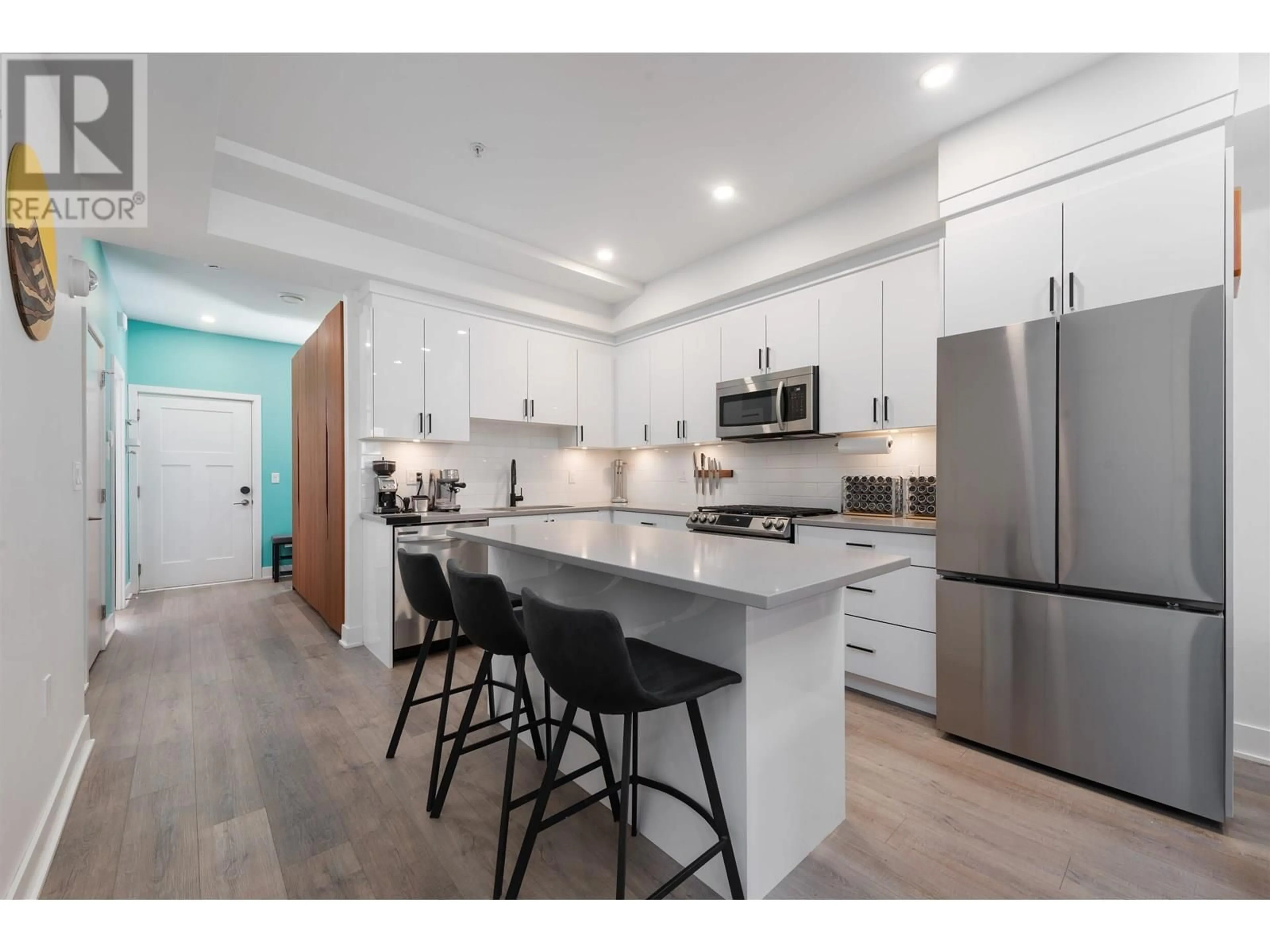 Open concept kitchen, unknown for 215 - 37808 THIRD AVENUE, Squamish British Columbia V8B1B9