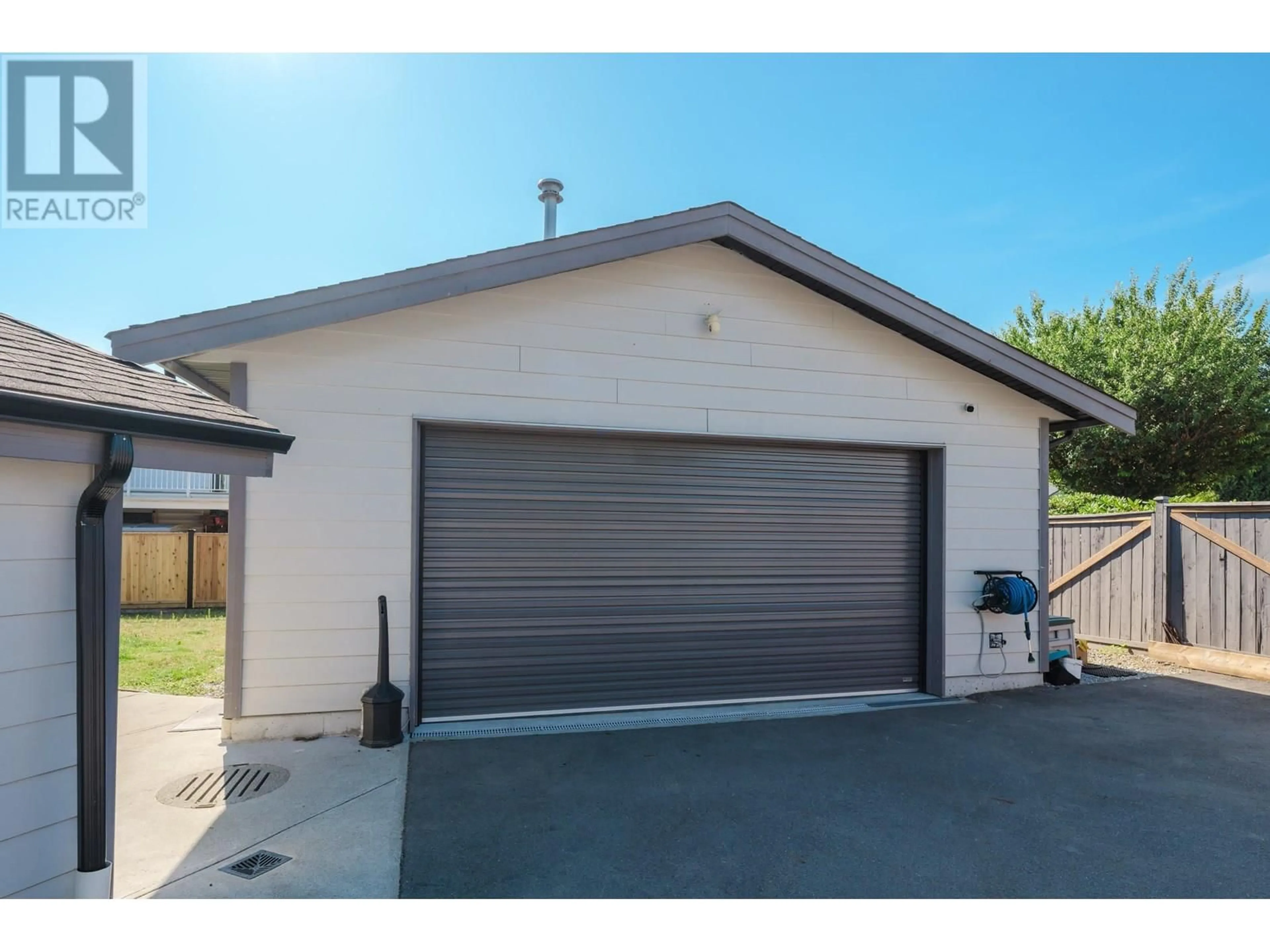 Indoor garage for 21825 DOVER ROAD, Maple Ridge British Columbia V2X7V6