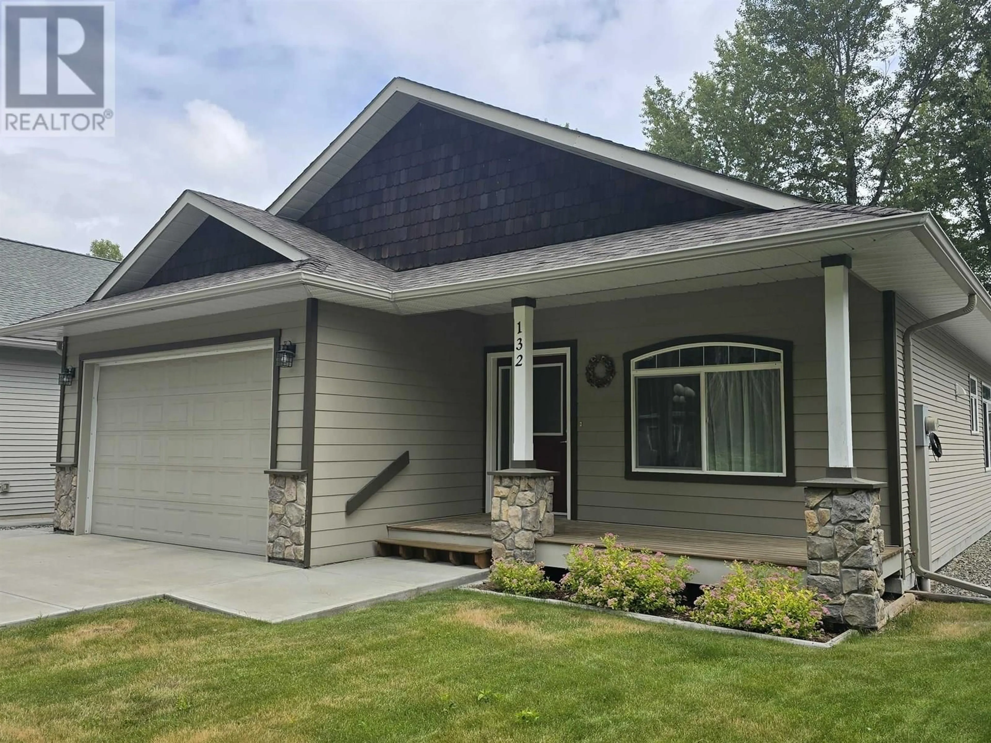 Home with vinyl exterior material, street for 132 - 1702 DYKE ROAD, Quesnel British Columbia V2J6A4