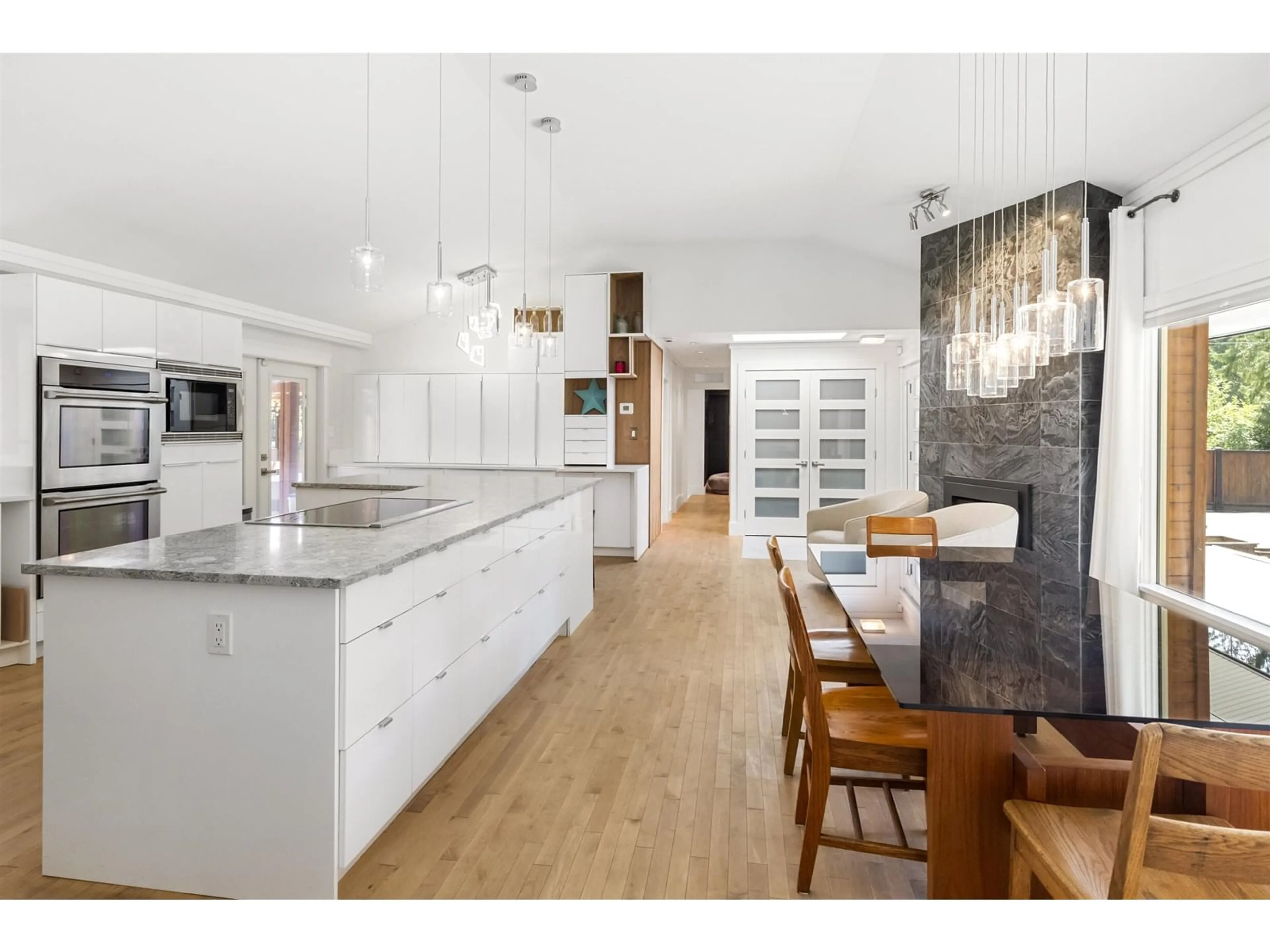 Open concept kitchen, unknown for 20111 GRADE, Langley British Columbia V3A4J5