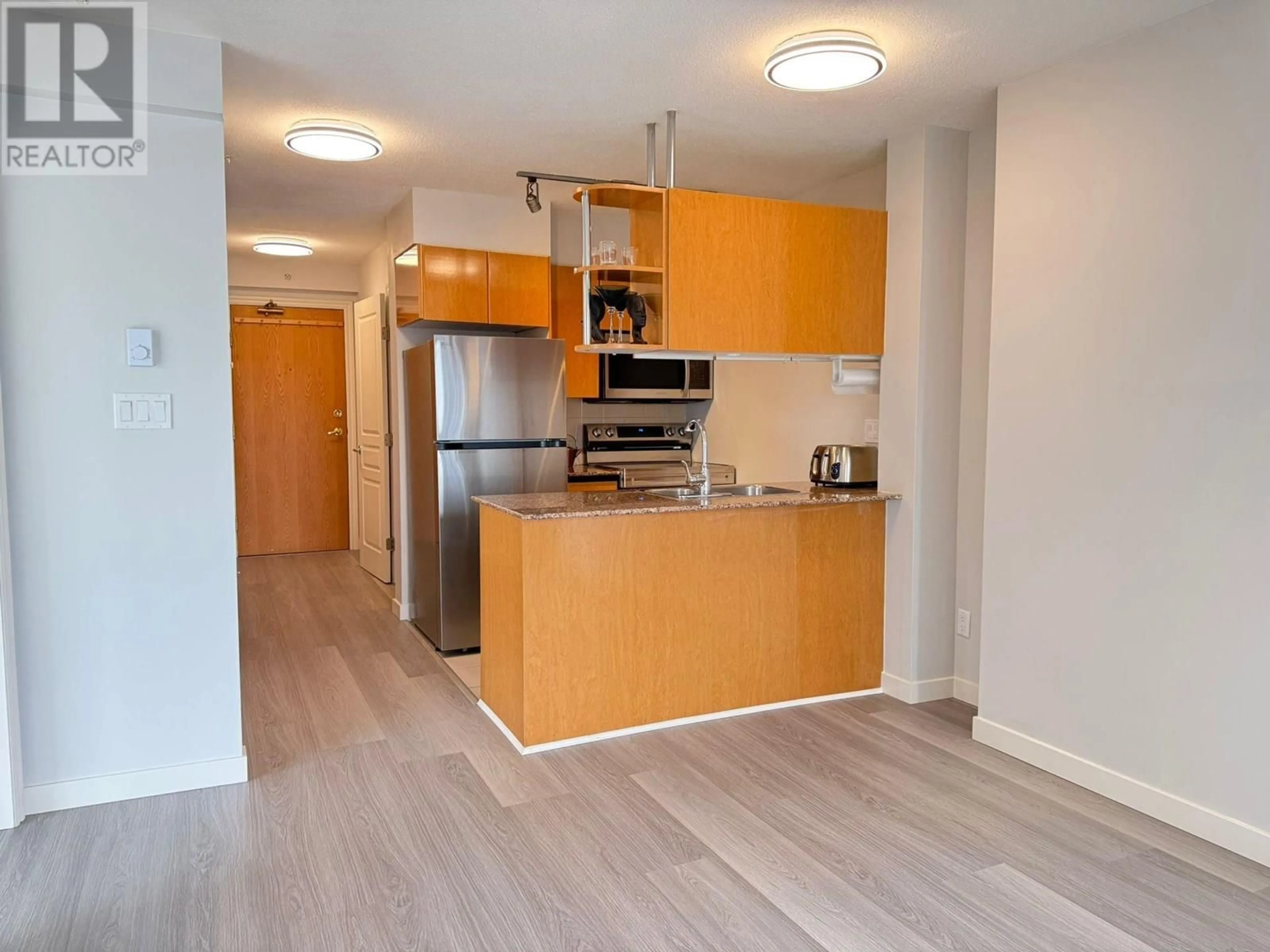 Standard kitchen, wood/laminate floor for 1506 - 1189 HOWE STREET, Vancouver British Columbia V6Z2X4
