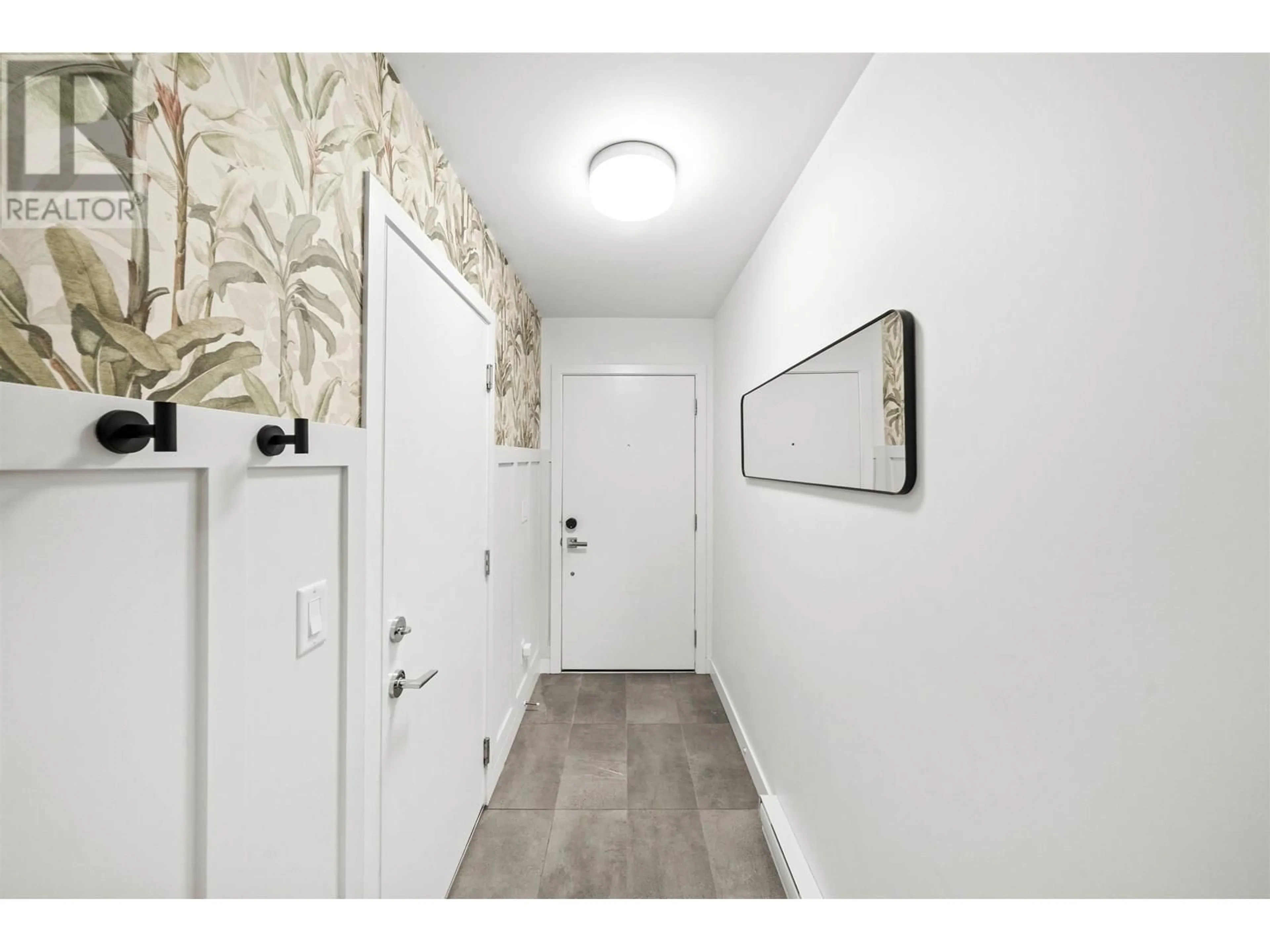 Indoor entryway for 71 - 4292 WOLF WAY, Tsawwassen British Columbia V4M0E1