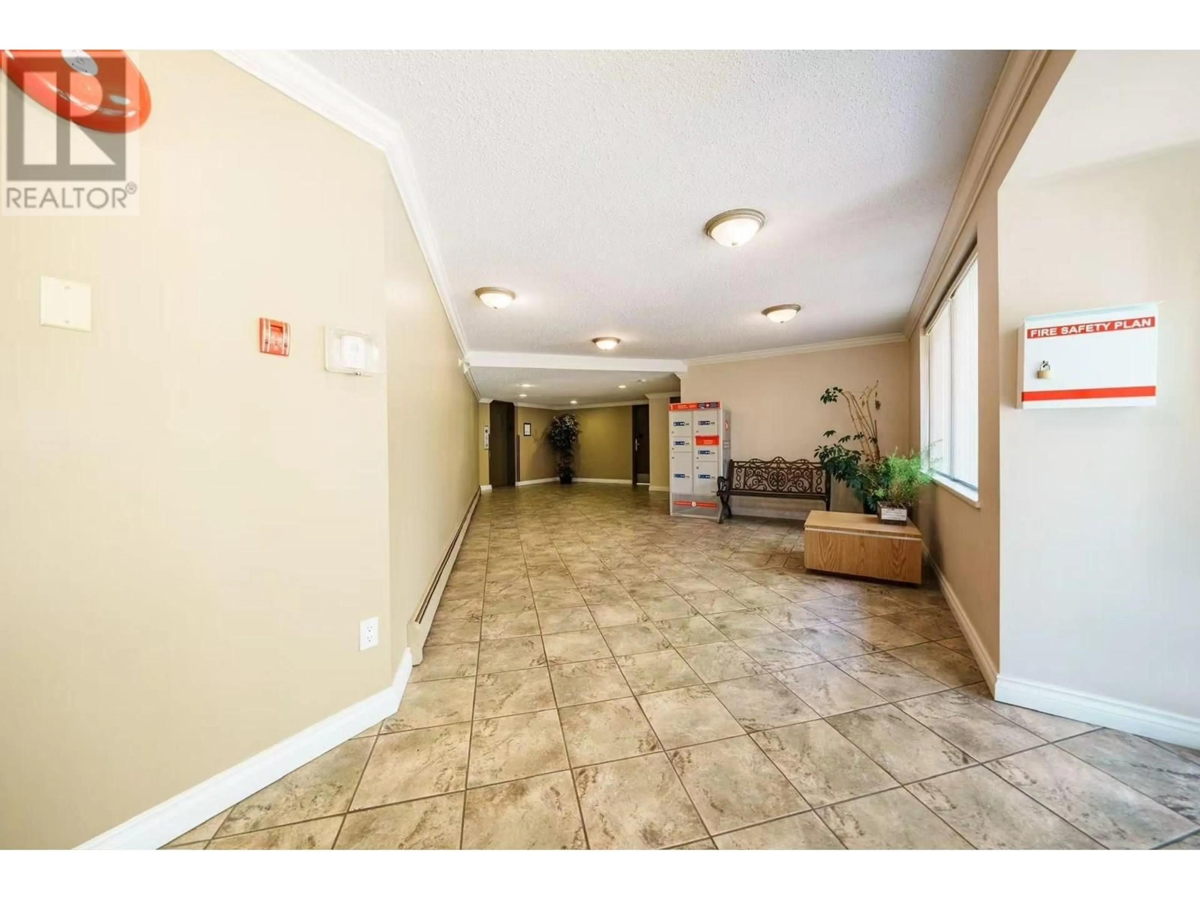 Indoor foyer for 203 - 8720 LANSDOWNE ROAD, Richmond British Columbia V6X1B9