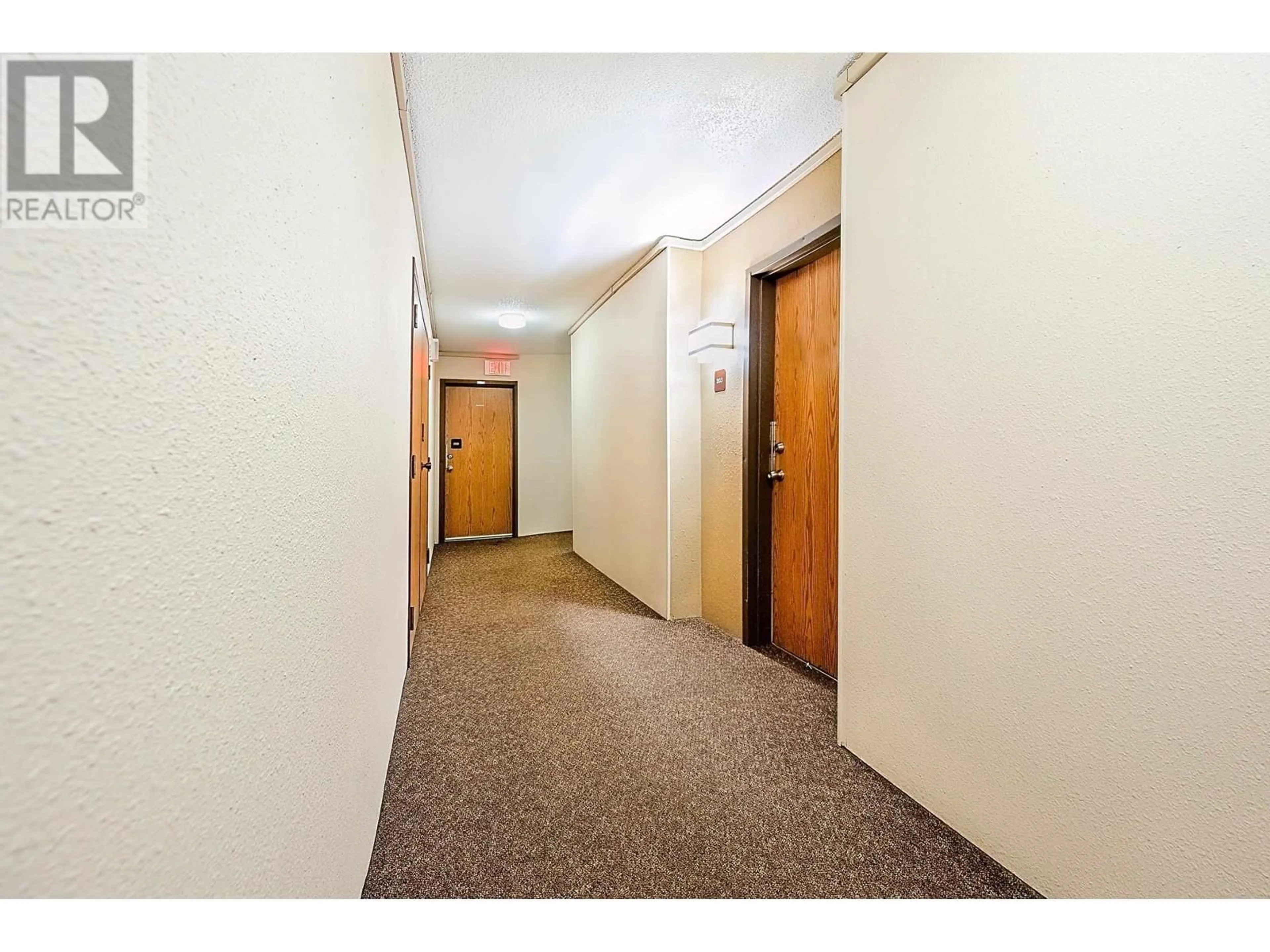 Indoor foyer for 203 - 8720 LANSDOWNE ROAD, Richmond British Columbia V6X1B9