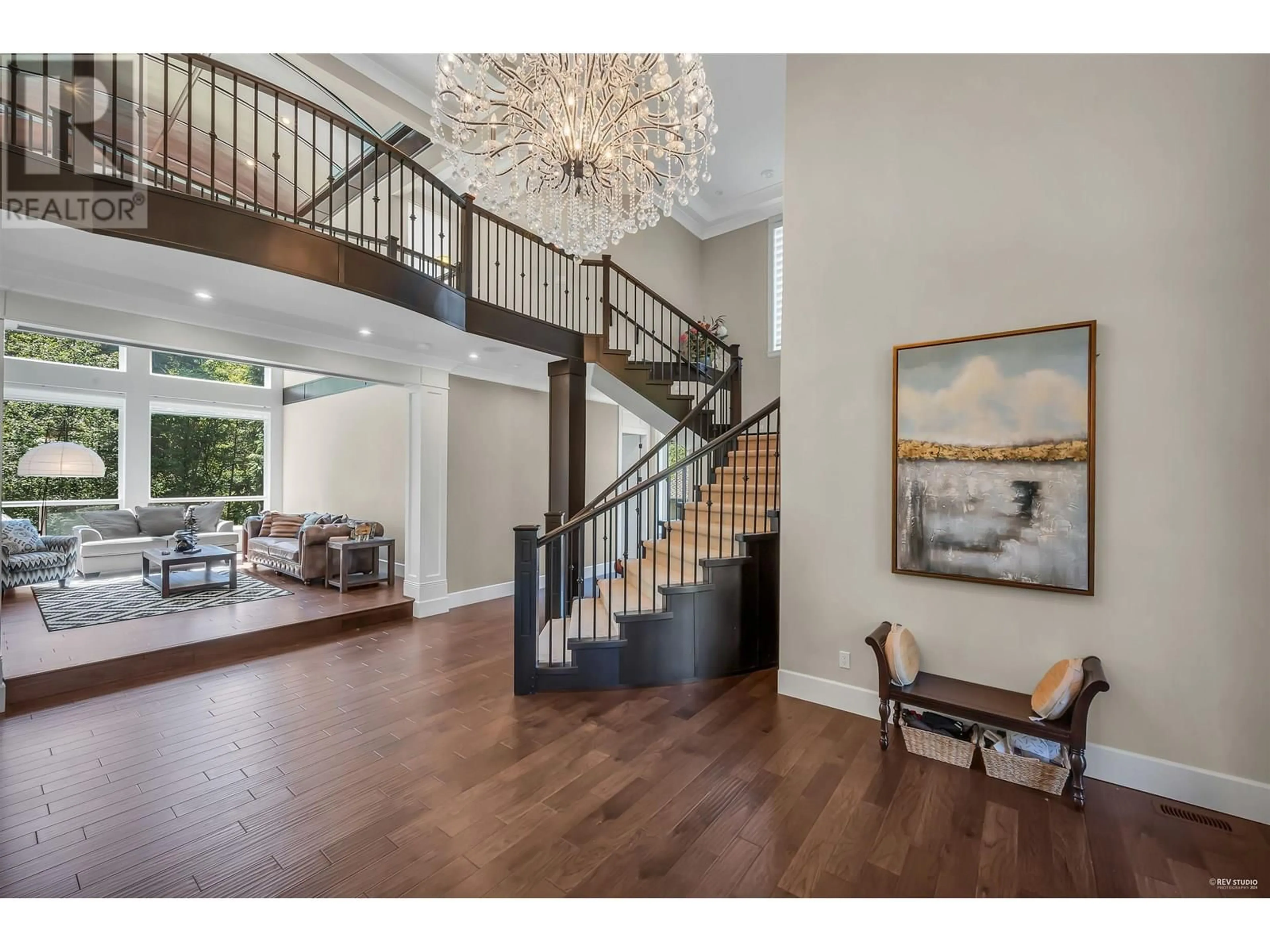 Indoor entryway for 1025 THOMSON ROAD, Anmore British Columbia V3H4X9