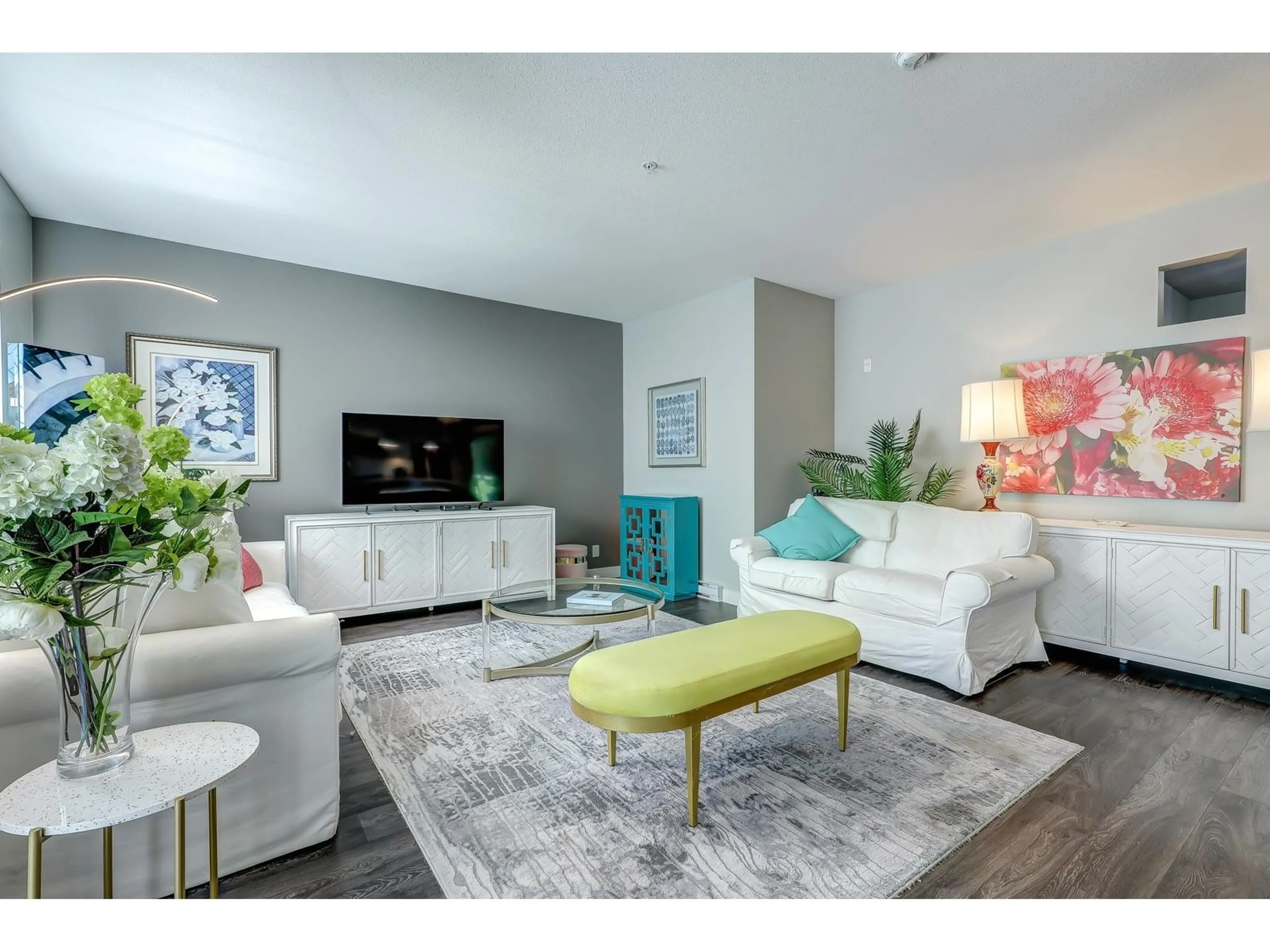 Living room with furniture, unknown for 303 - 16380 64, Surrey British Columbia V3S6X6