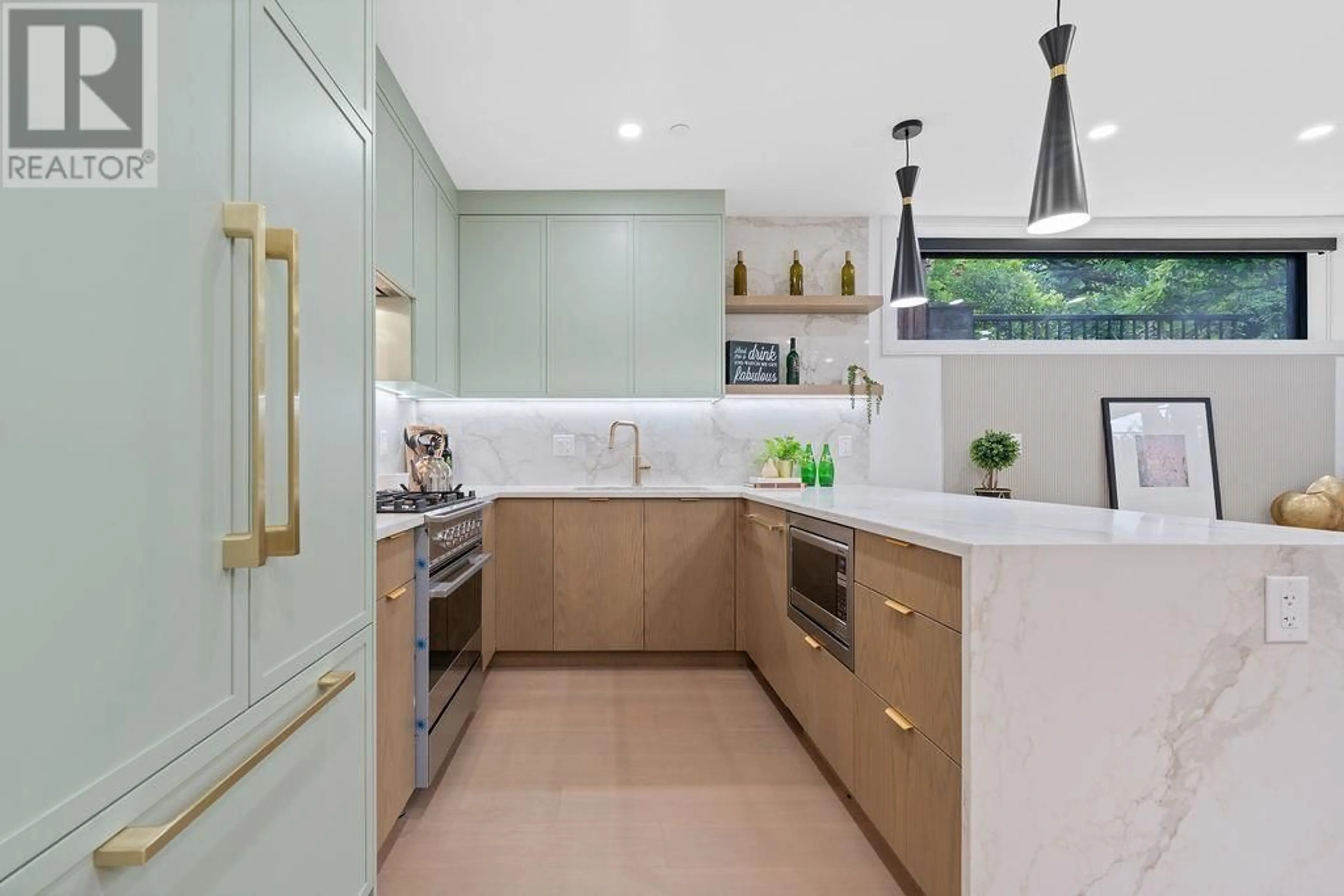 Contemporary kitchen, ceramic/tile floor for 2 - 2282 8TH AVENUE, Vancouver British Columbia V5N1V5