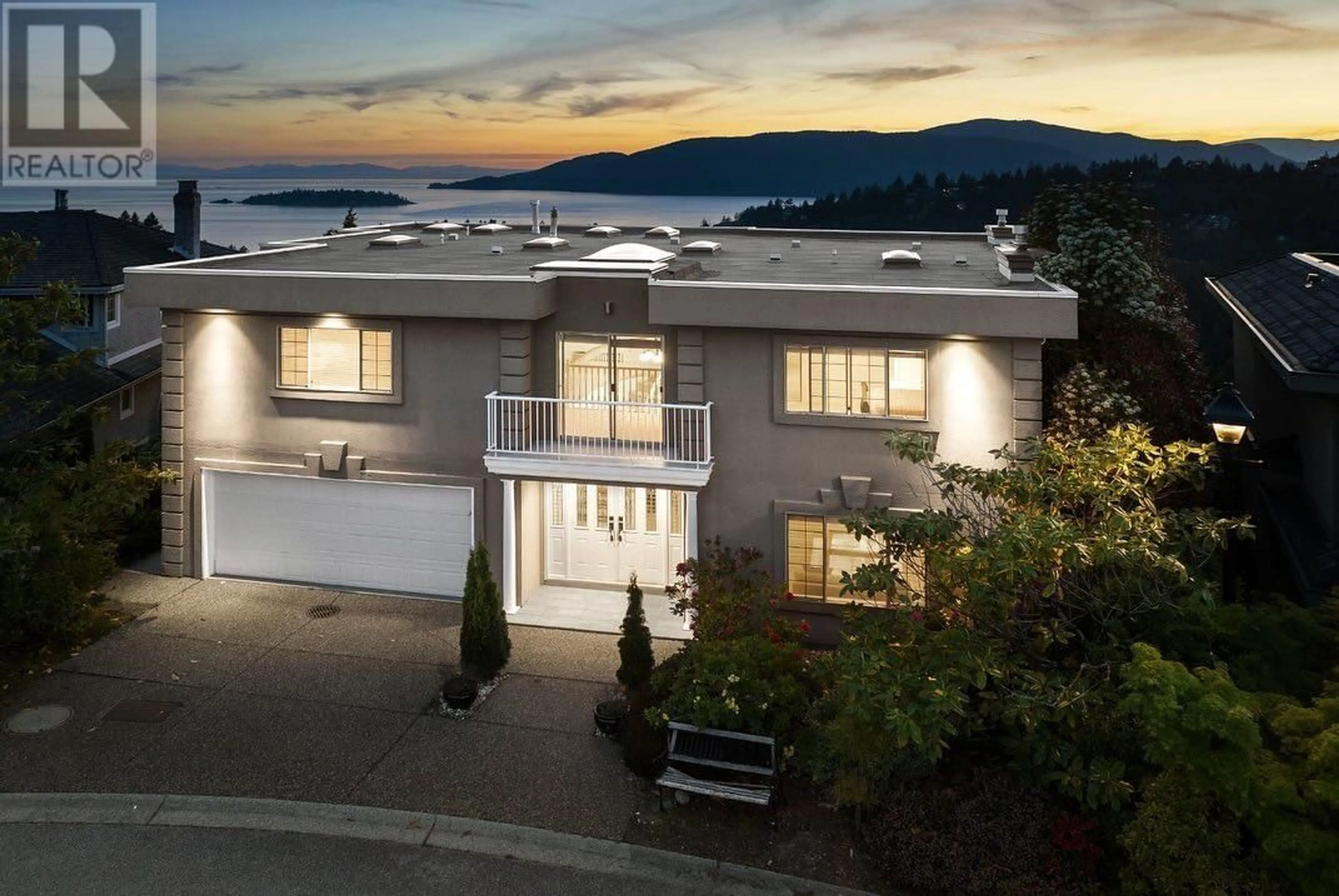 A pic from outside/outdoor area/front of a property/back of a property/a pic from drone, unknown for 5532 WESTHAVEN ROAD, West Vancouver British Columbia V7W3E9
