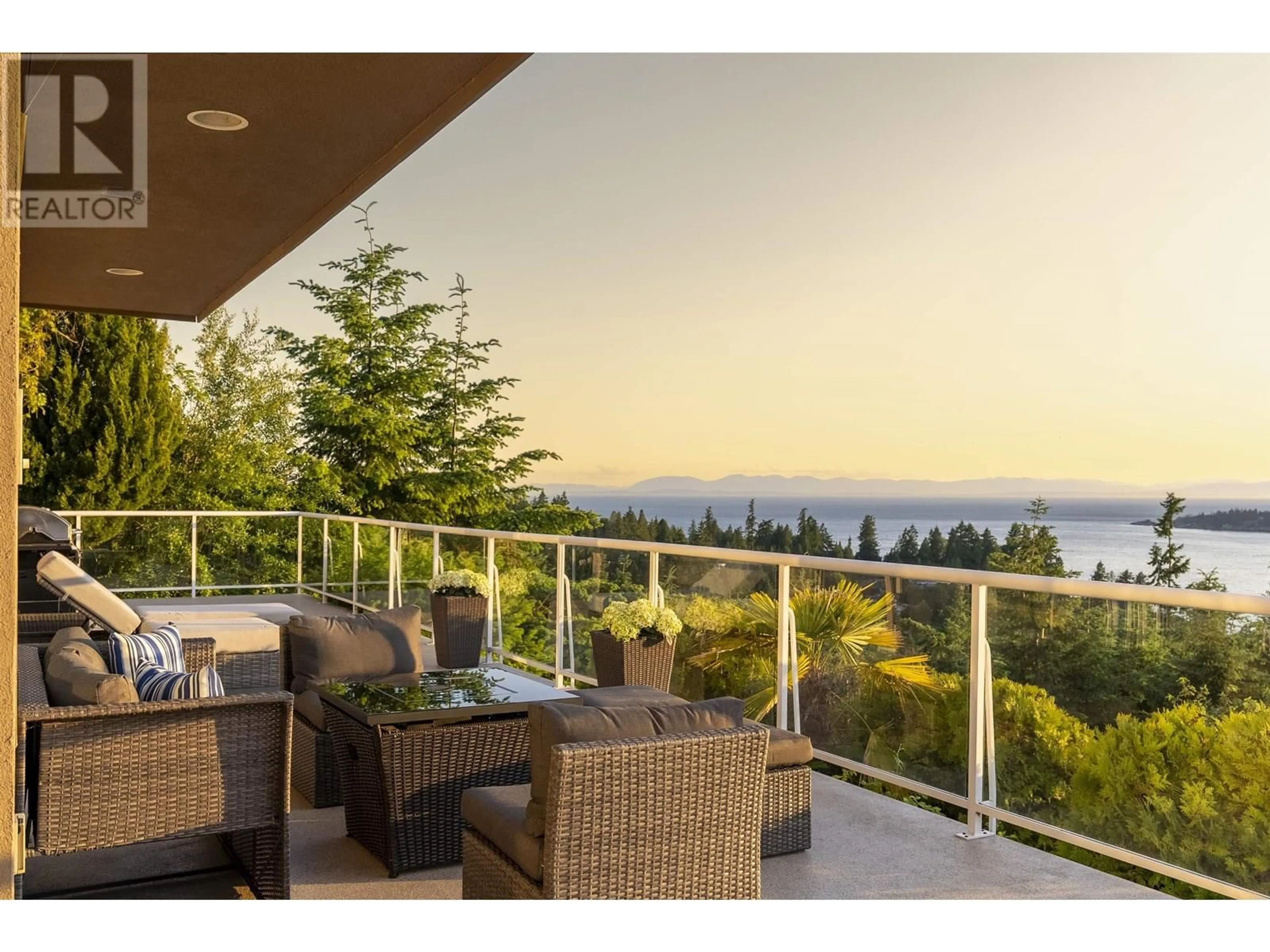 Patio, water/lake/river/ocean view for 5532 WESTHAVEN ROAD, West Vancouver British Columbia V7W3E9