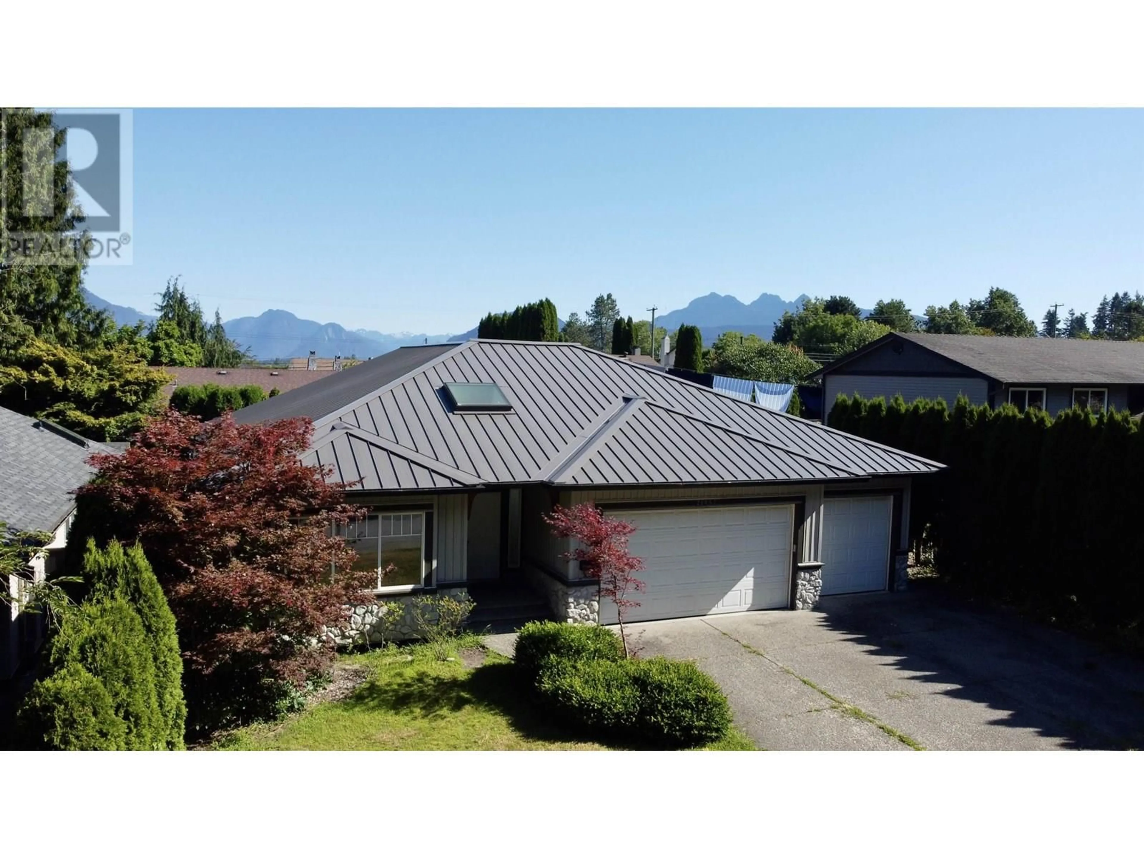 A pic from outside/outdoor area/front of a property/back of a property/a pic from drone, mountain view for 21067 STONEHOUSE AVENUE, Maple Ridge British Columbia V2X8C4