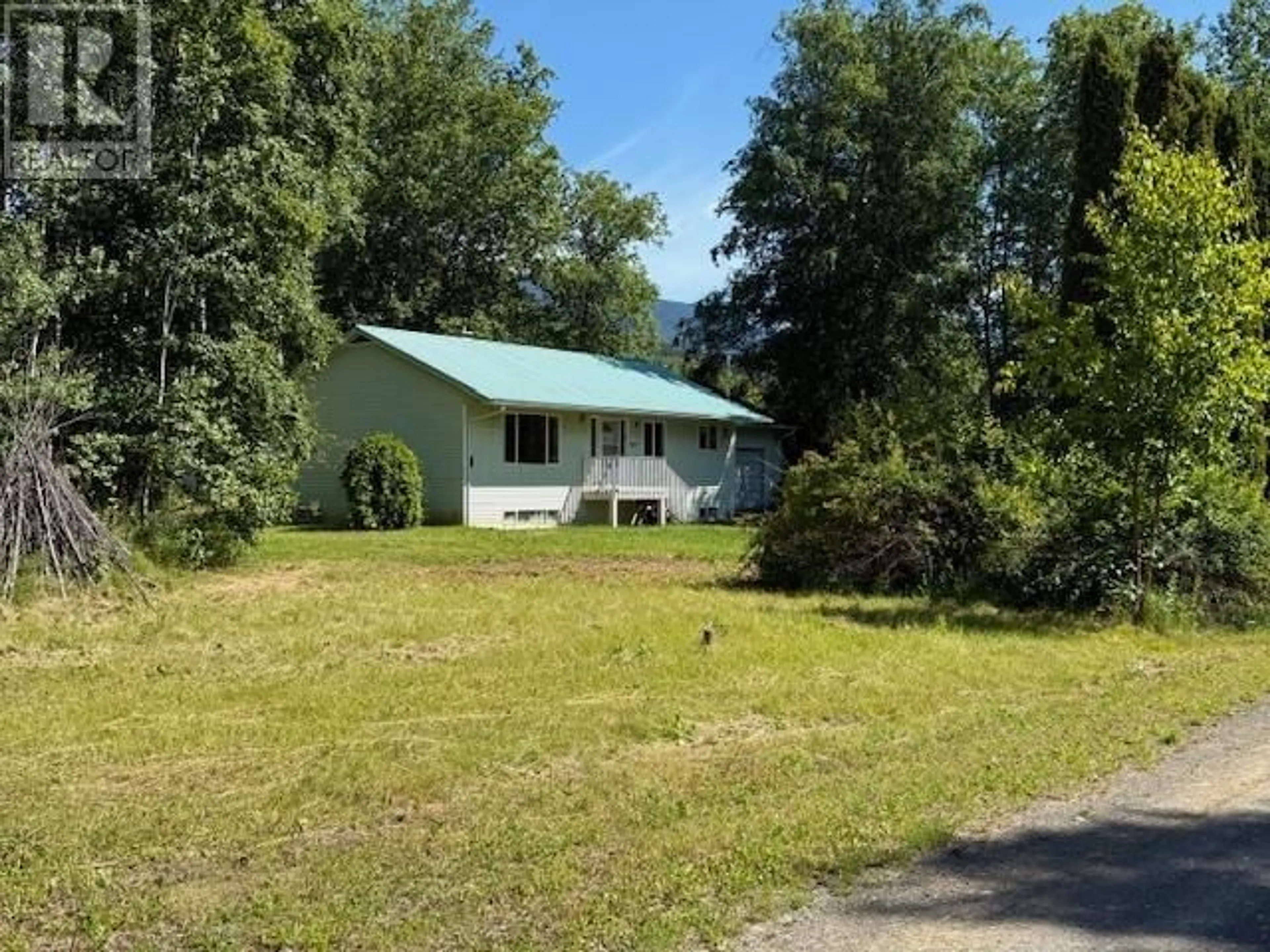 A pic from outside/outdoor area/front of a property/back of a property/a pic from drone, unknown for 3577 CORDOVA STREET, Hazelton British Columbia V0J1Y1
