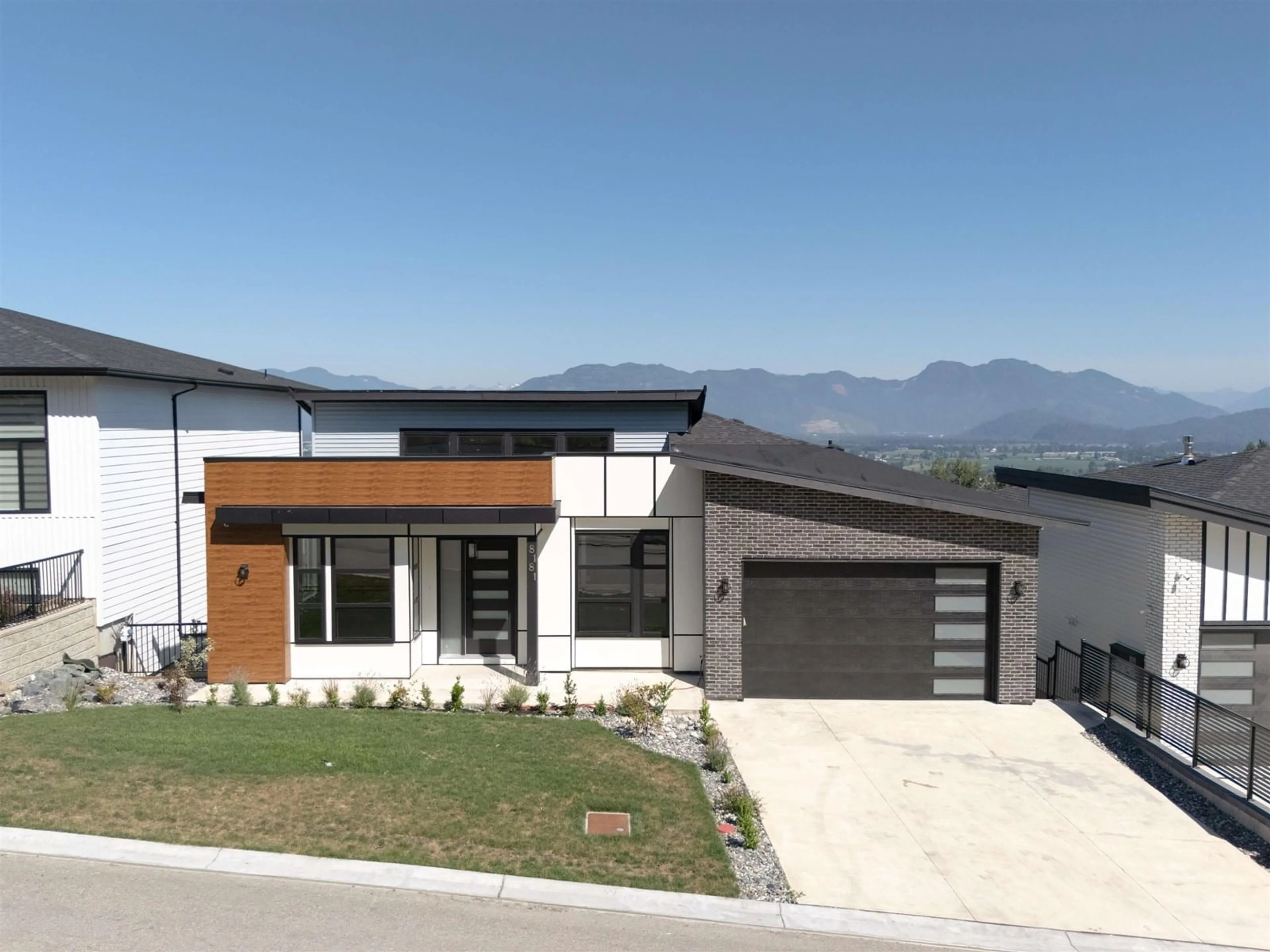 Home with brick exterior material, mountain view for 8181 HARVEST PLACE, Chilliwack British Columbia V4Z0E4