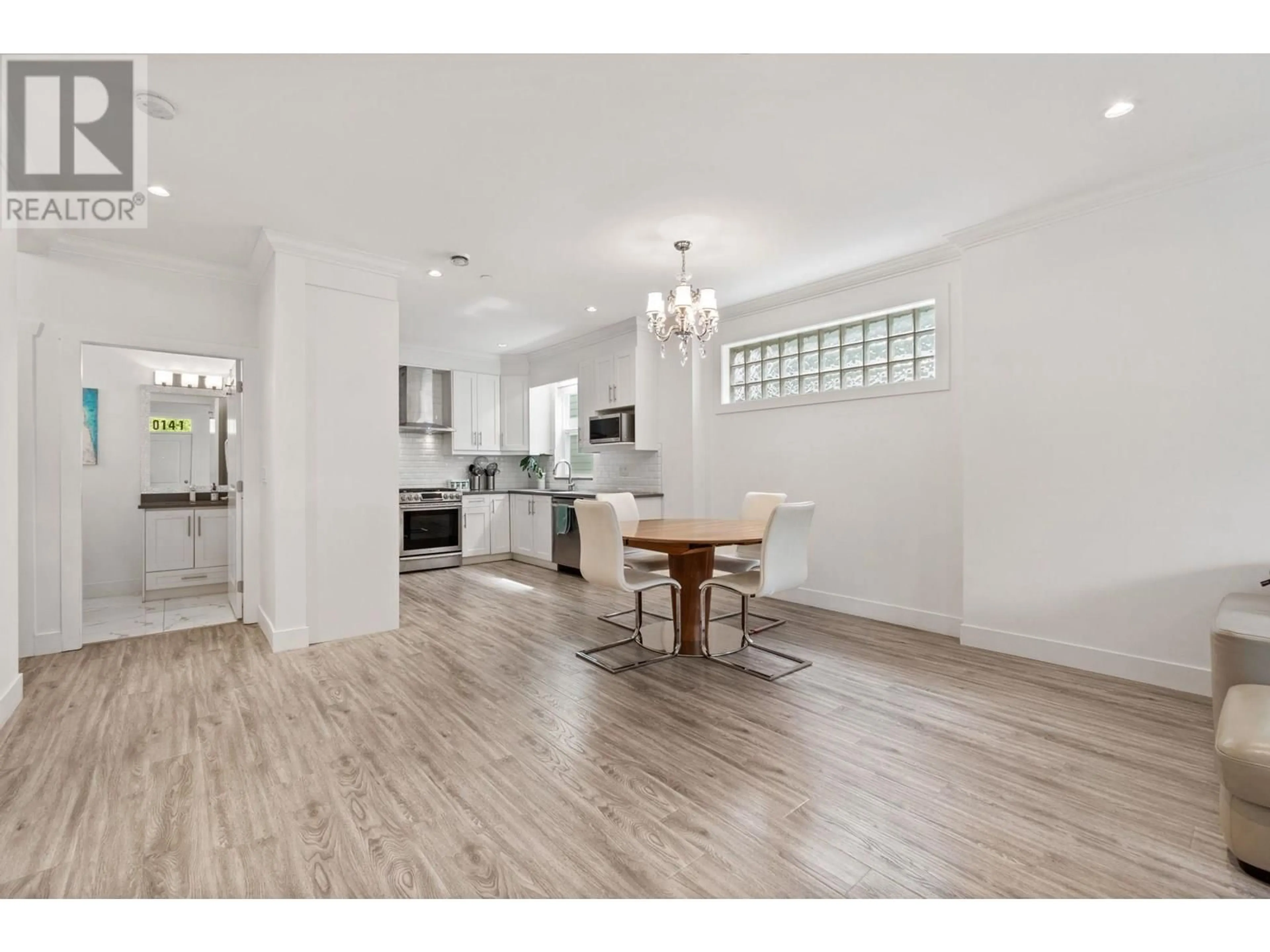 Open concept kitchen, unknown for 1 - 1014 FOURTH AVENUE, New Westminster British Columbia V3M1T4