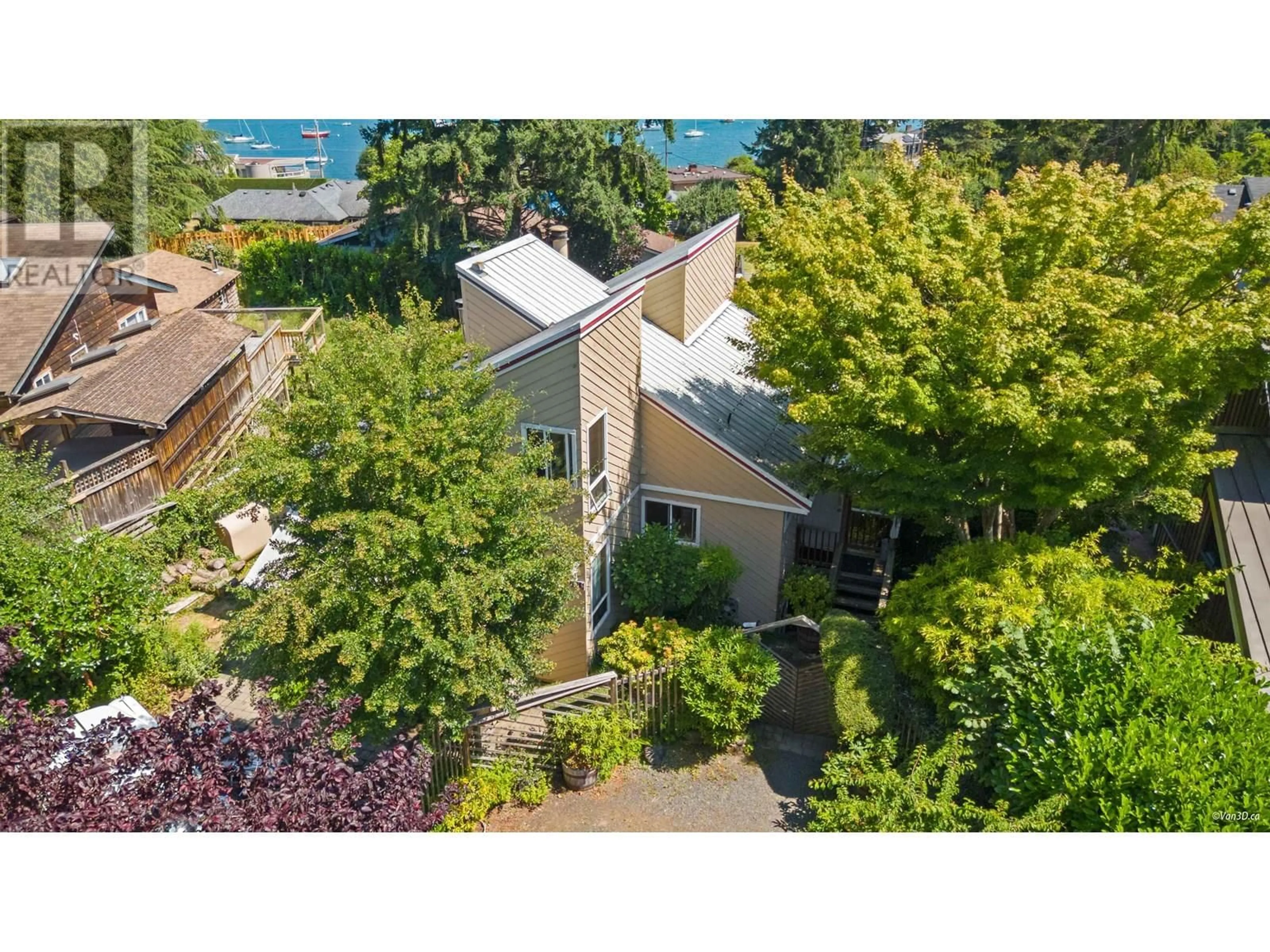 A pic from outside/outdoor area/front of a property/back of a property/a pic from drone, unknown for 1115 LENORA ROAD, Bowen Island British Columbia V0N1G1