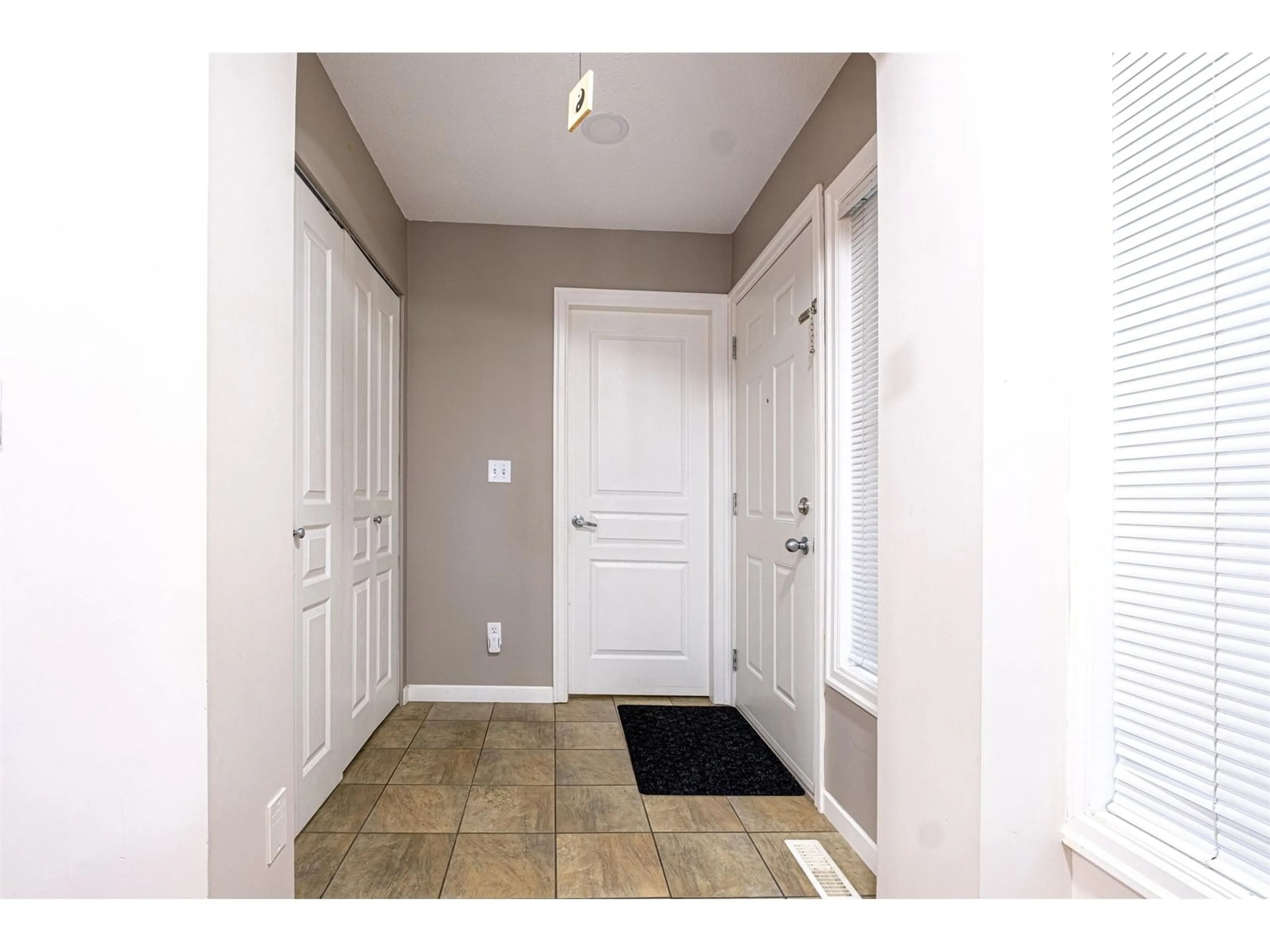 Indoor entryway for 25 - 6110 138, Surrey British Columbia V3X3V6