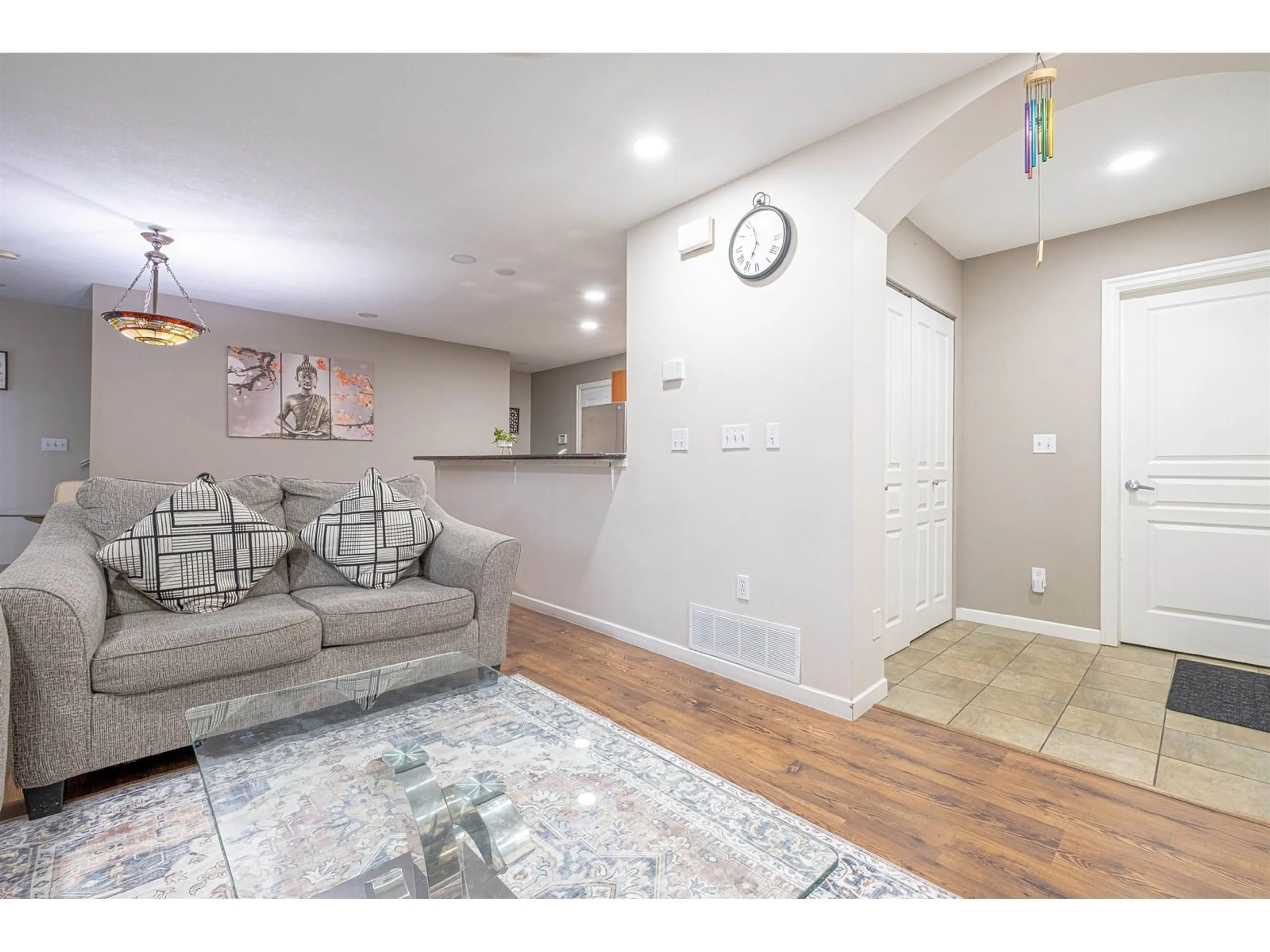 Living room with furniture, unknown for 25 - 6110 138, Surrey British Columbia V3X3V6