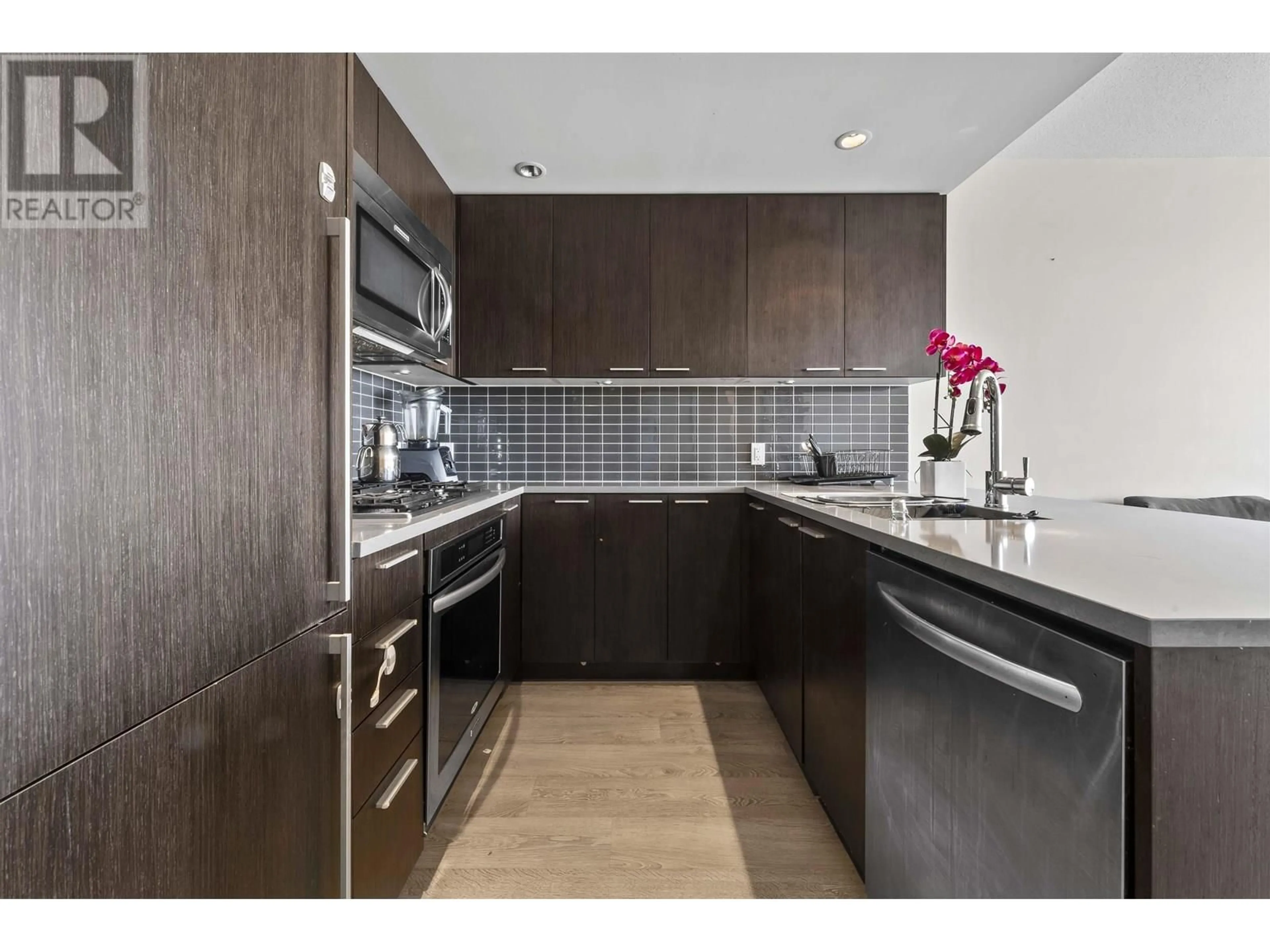 Standard kitchen, unknown for 2506 - 2975 ATLANTIC AVENUE, Coquitlam British Columbia V3B0C5